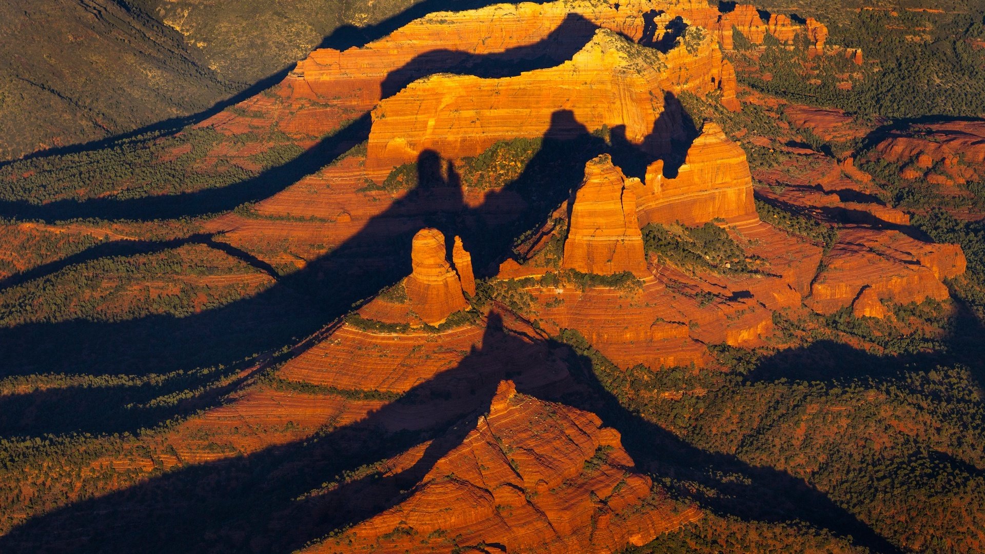 Обои горы, скалы, каньон, тень, сша, аризона, седона, mountains, rocks, canyon, shadow, usa, az, sedona разрешение 2048x1365 Загрузить