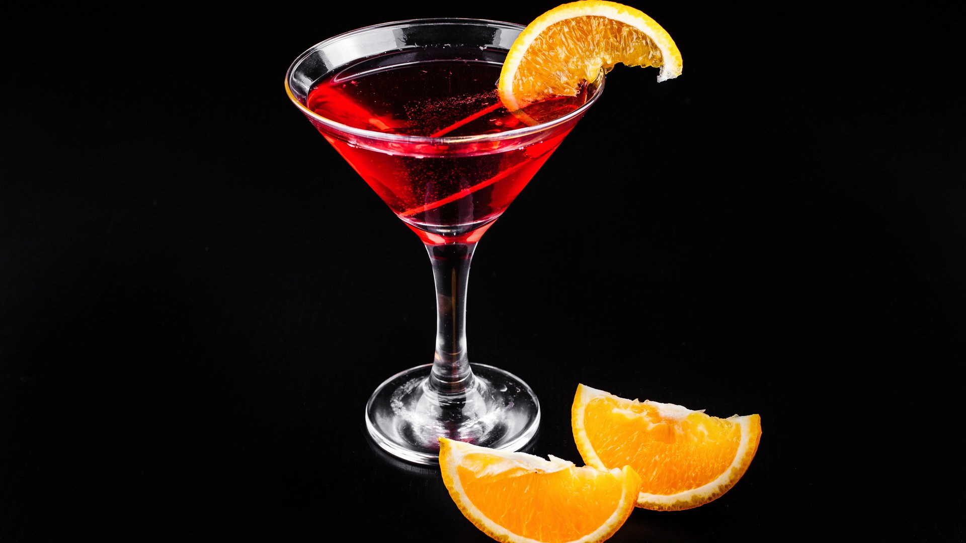 Обои напиток, бокал, черный фон, апельсин, коктейль, drink, glass, black background, orange, cocktail разрешение 5164x3443 Загрузить