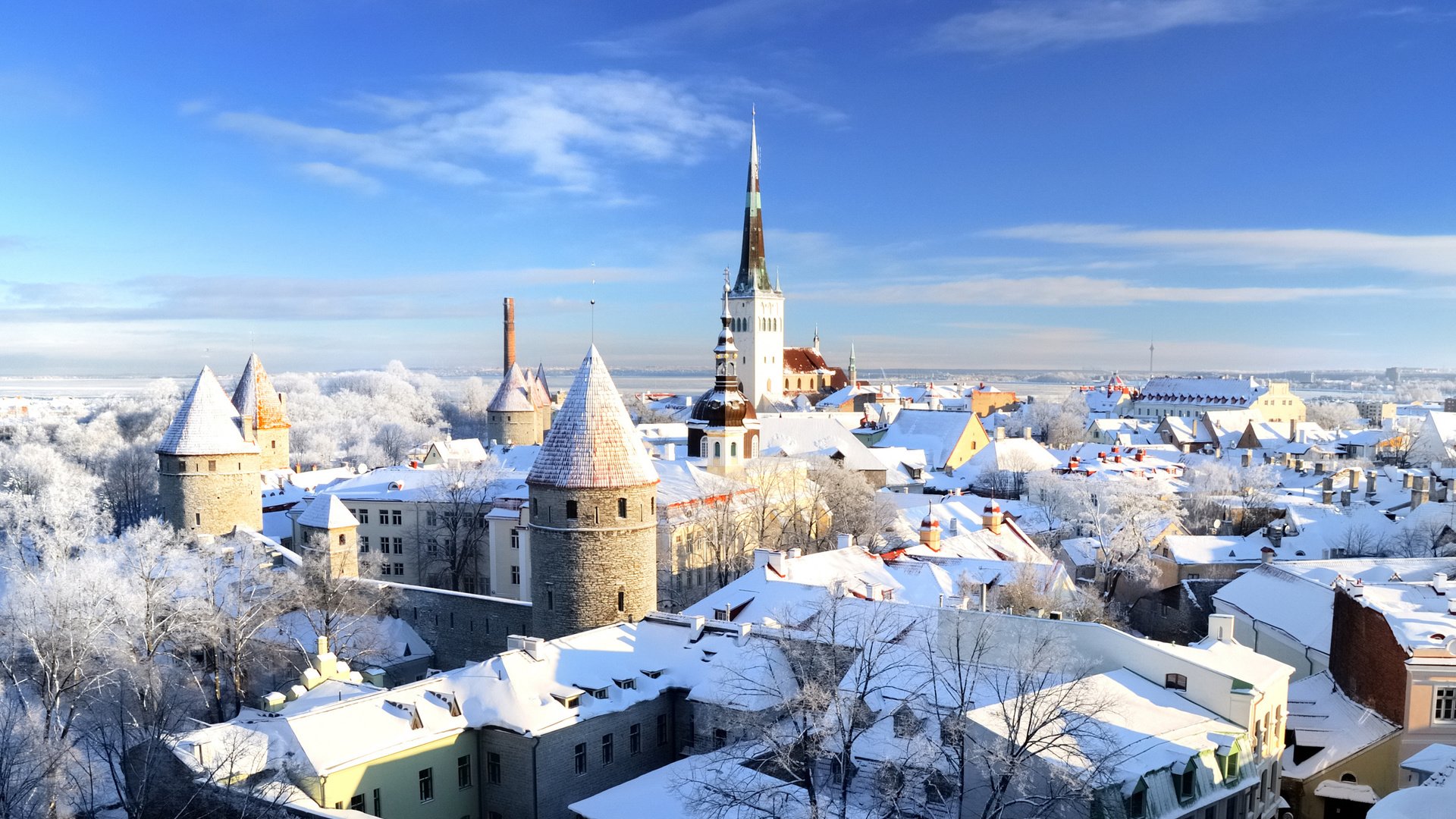 Обои снег, зима, город, старый, эстония, таллин, snow, winter, the city, old, estonia, tallinn разрешение 2560x1600 Загрузить