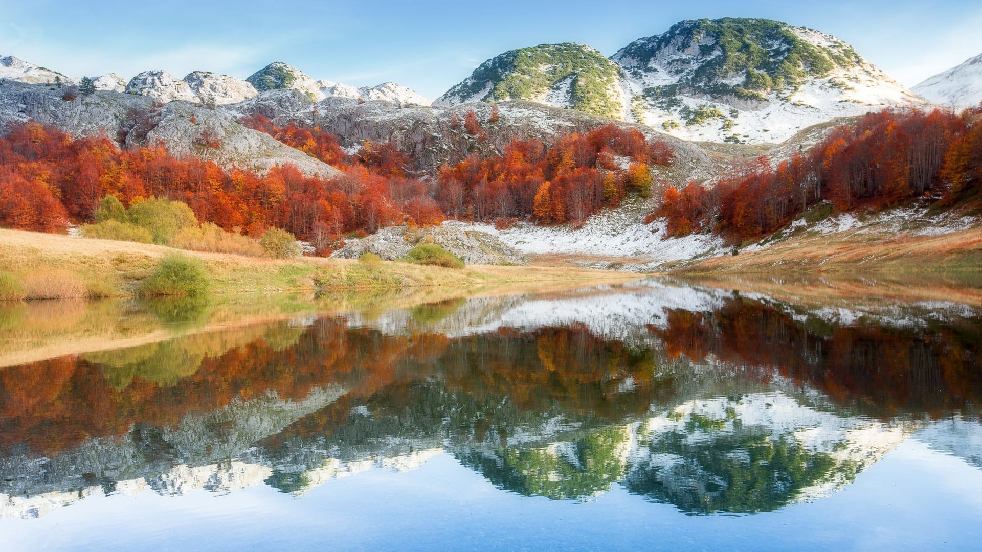 Обои деревья, озеро, горы, природа, лес, отражение, гора, босния, trees, lake, mountains, nature, forest, reflection, mountain, bosnia разрешение 2000x1334 Загрузить