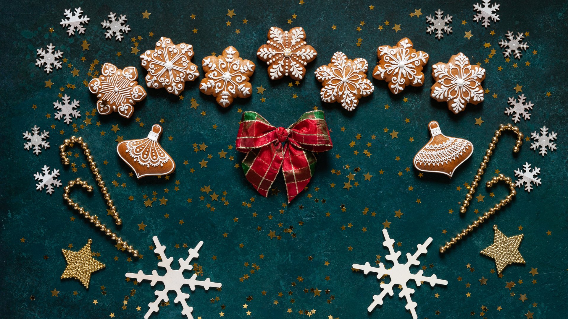 Обои новый год, снежинки, рождество, печенье, бантик, пряники, new year, snowflakes, christmas, cookies, bow, gingerbread разрешение 5548x3699 Загрузить