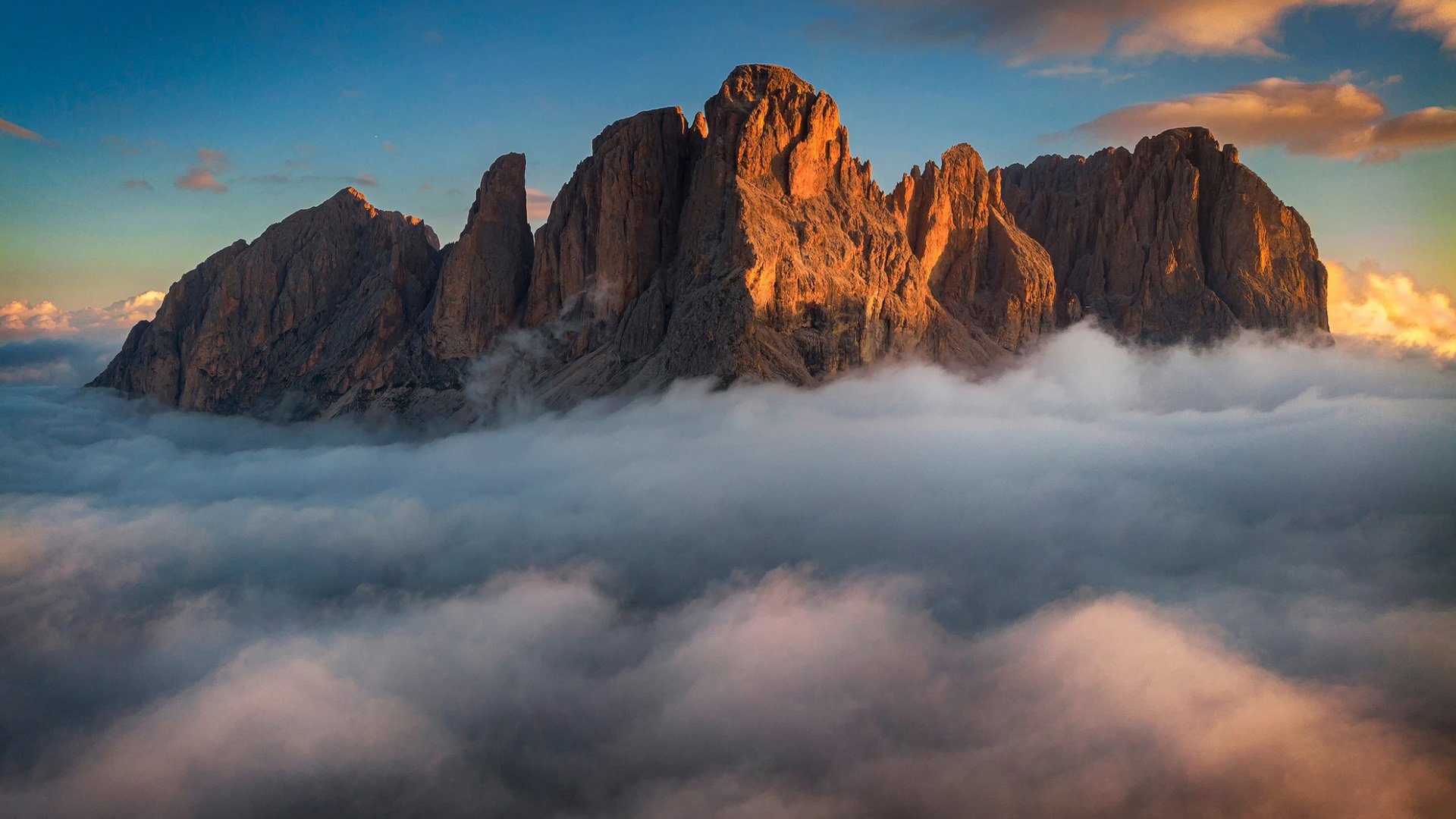 Обои небо, облака, горы, неба, dolomites, доломиты, the sky, clouds, mountains, sky, the dolomites разрешение 2112x1188 Загрузить