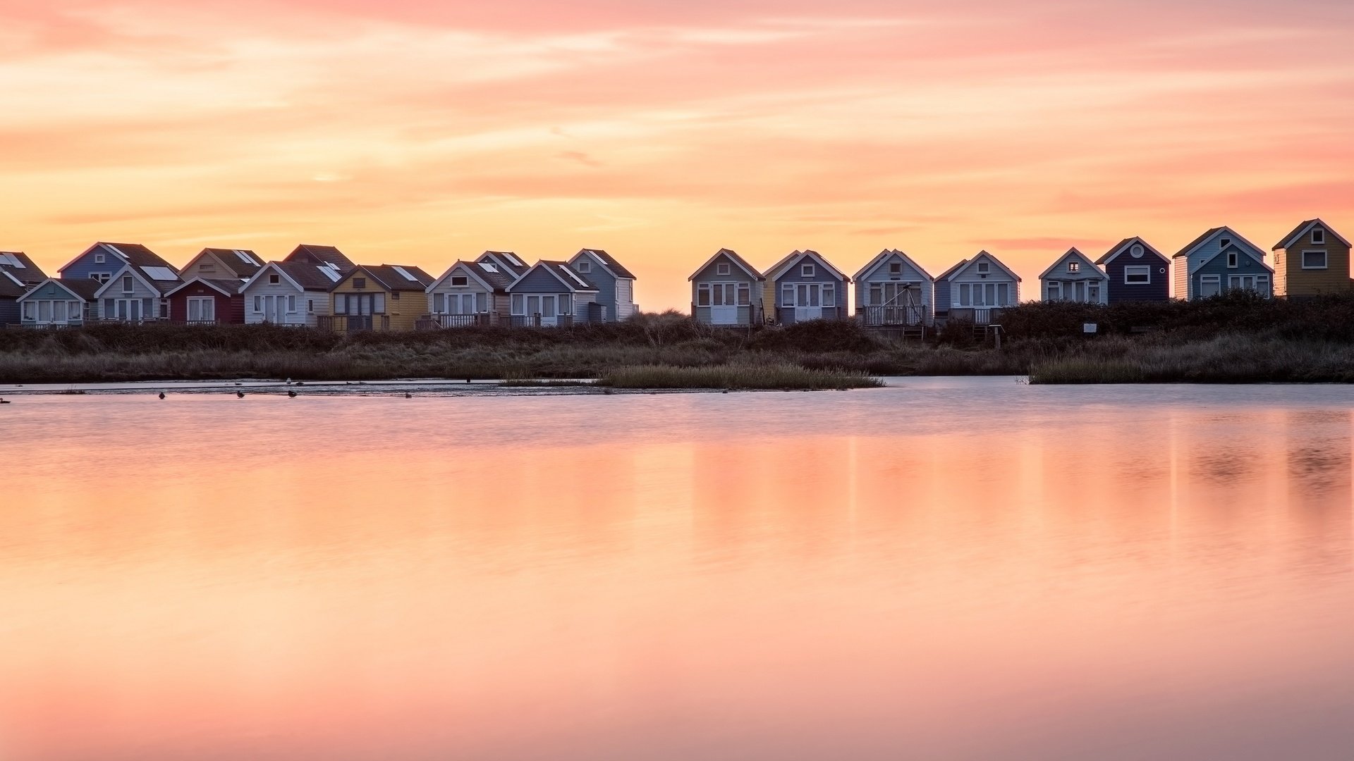 Обои берег, закат, домики, shore, sunset, houses разрешение 3840x2160 Загрузить