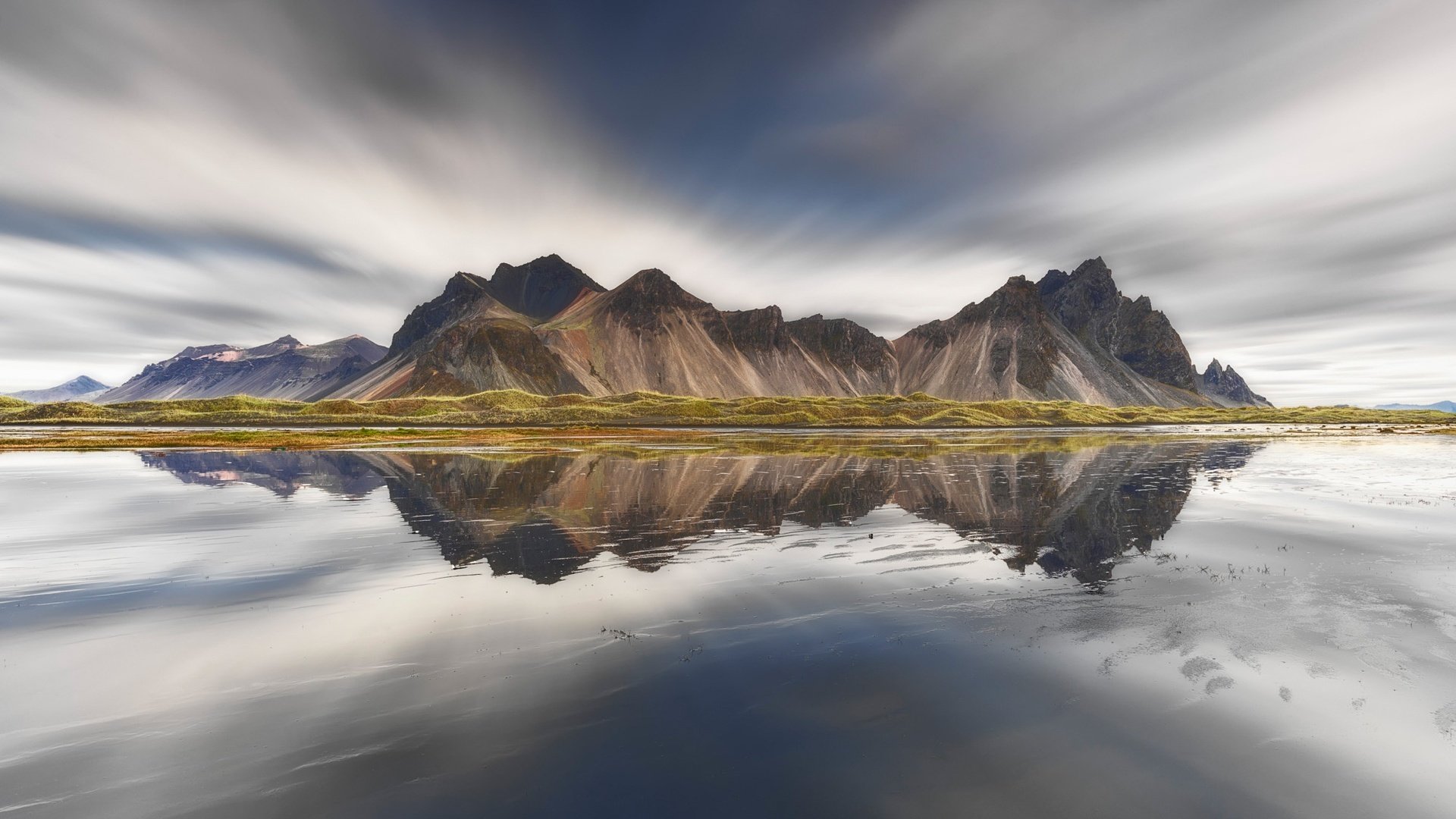 Обои небо, вода, горы, скалы, отражение, исландия, vestrahorn, the sky, water, mountains, rocks, reflection, iceland разрешение 2000x1499 Загрузить