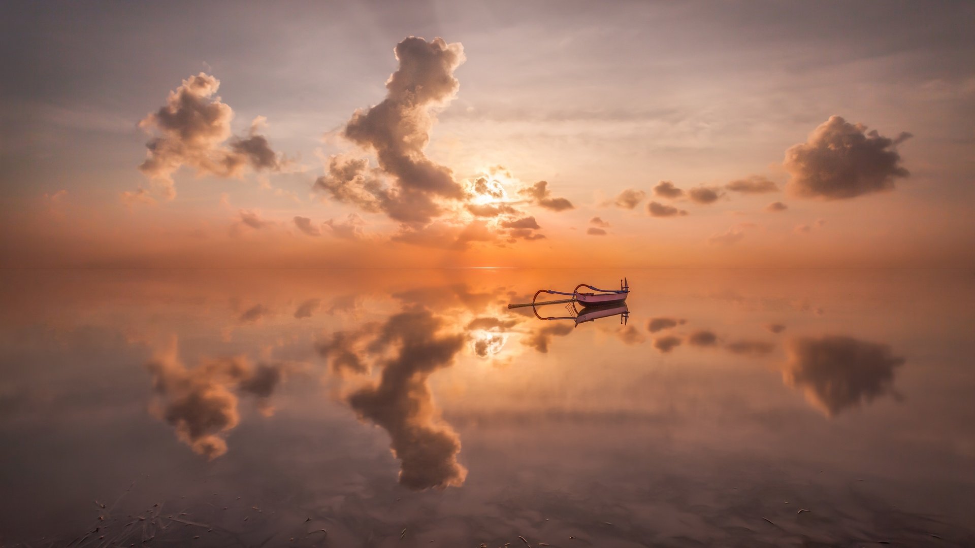 Обои облака, закат, отражение, море, лодка, clouds, sunset, reflection, sea, boat разрешение 2800x1867 Загрузить
