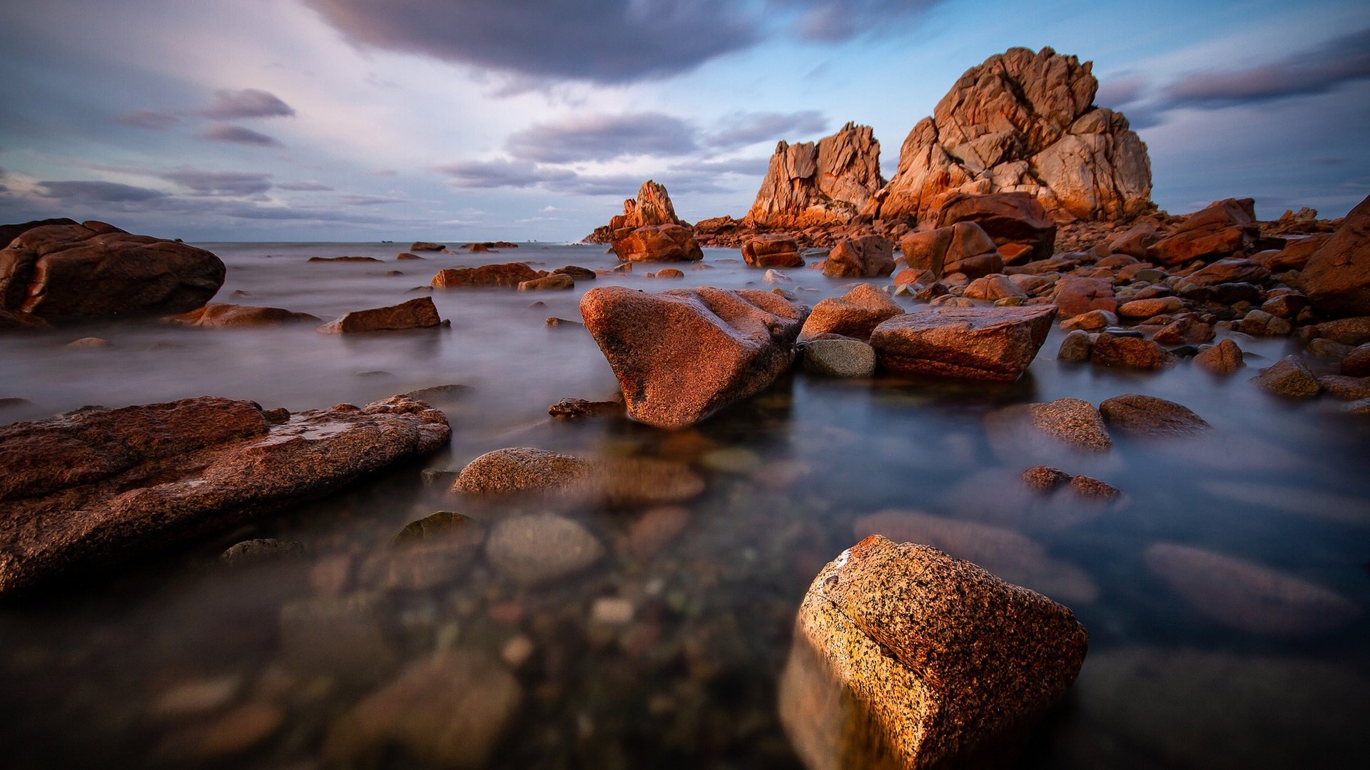 Обои скалы, камни, побережье, франция, бретань, rocks, stones, coast, france, brittany разрешение 2048x1365 Загрузить