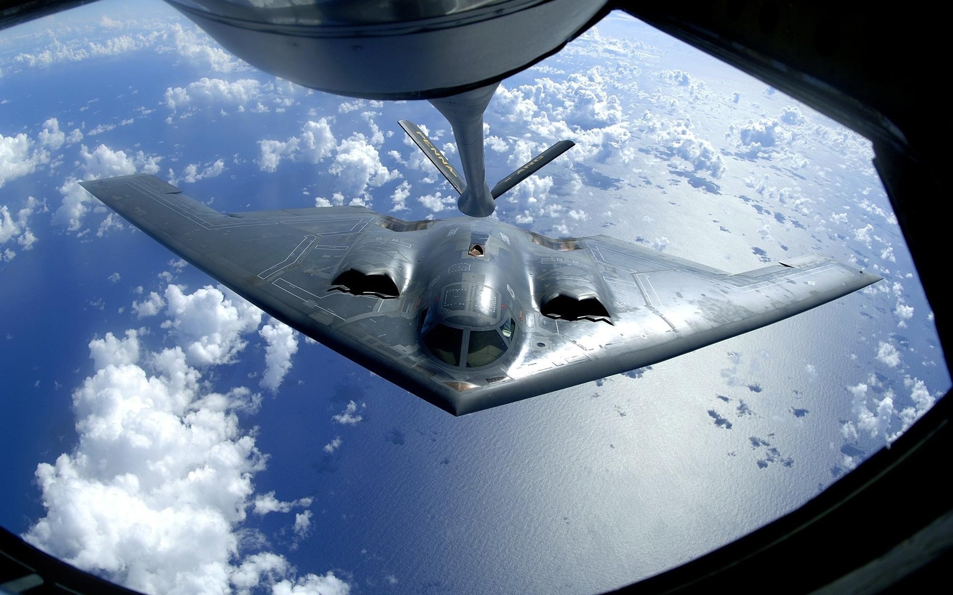 Обои самолет, b-2, дух, the plane, spirit разрешение 2000x1328 Загрузить