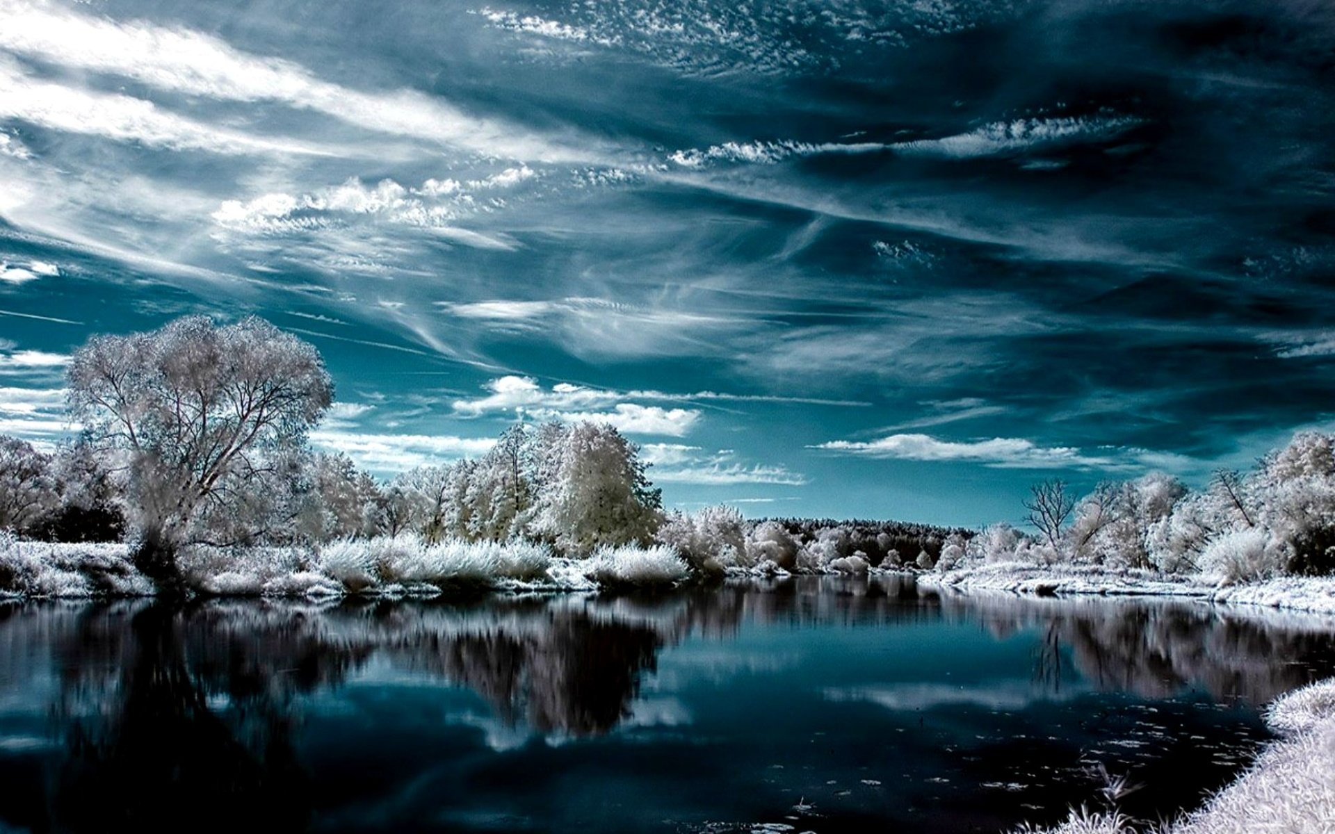 Обои деревья, озеро, снег, зима, отражение, иней, trees, lake, snow, winter, reflection, frost разрешение 2000x1500 Загрузить