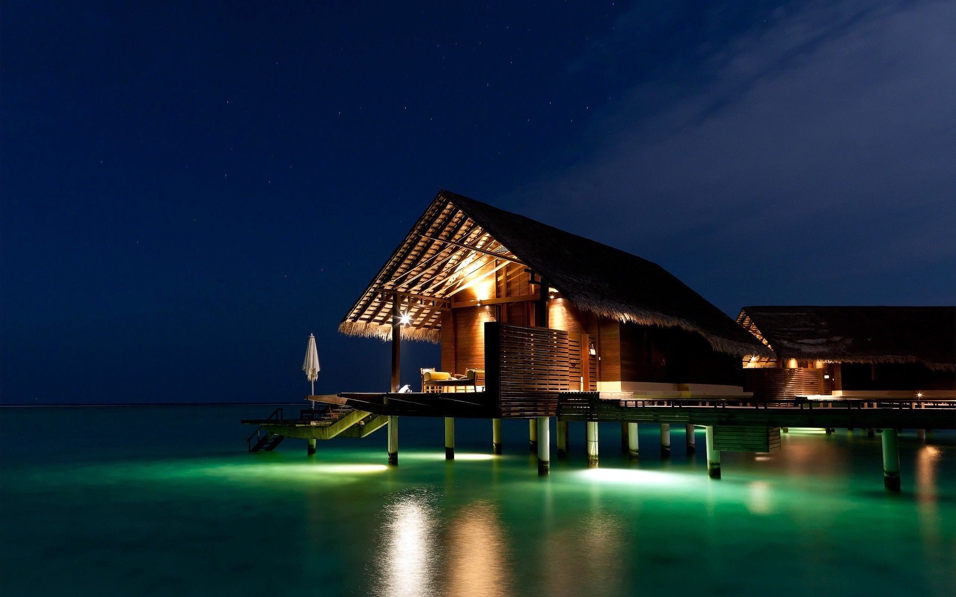Обои ночь, бунгало, тропики, мальдивы, night, bungalow, tropics, the maldives разрешение 2560x1600 Загрузить