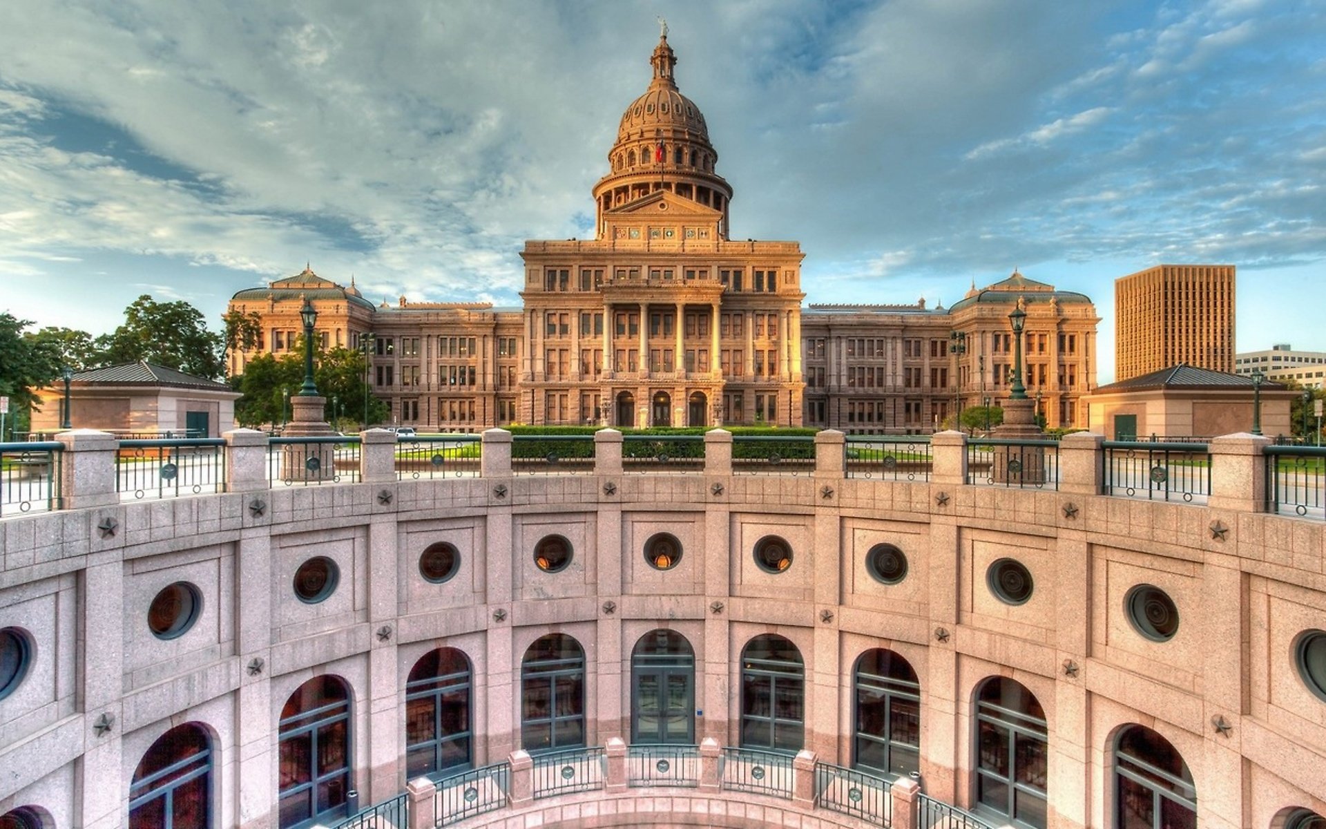 Обои капитолий в остине, the capitol in austin разрешение 2560x1440 Загрузить