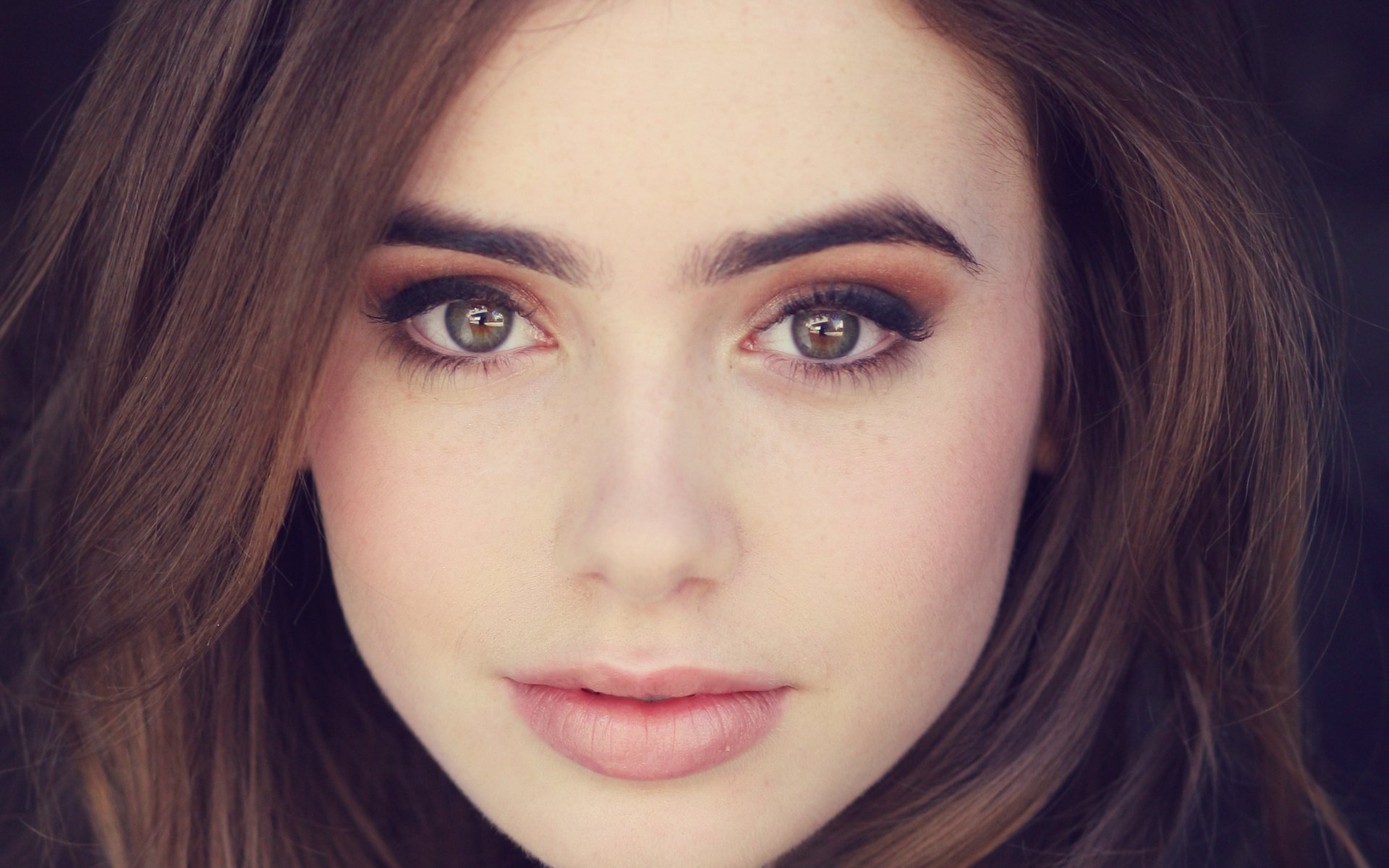 Обои глаза, фото, взгляд, лицо, грань, лили коллинз, eyes, photo, look, face, lily collins разрешение 2336x1869 Загрузить