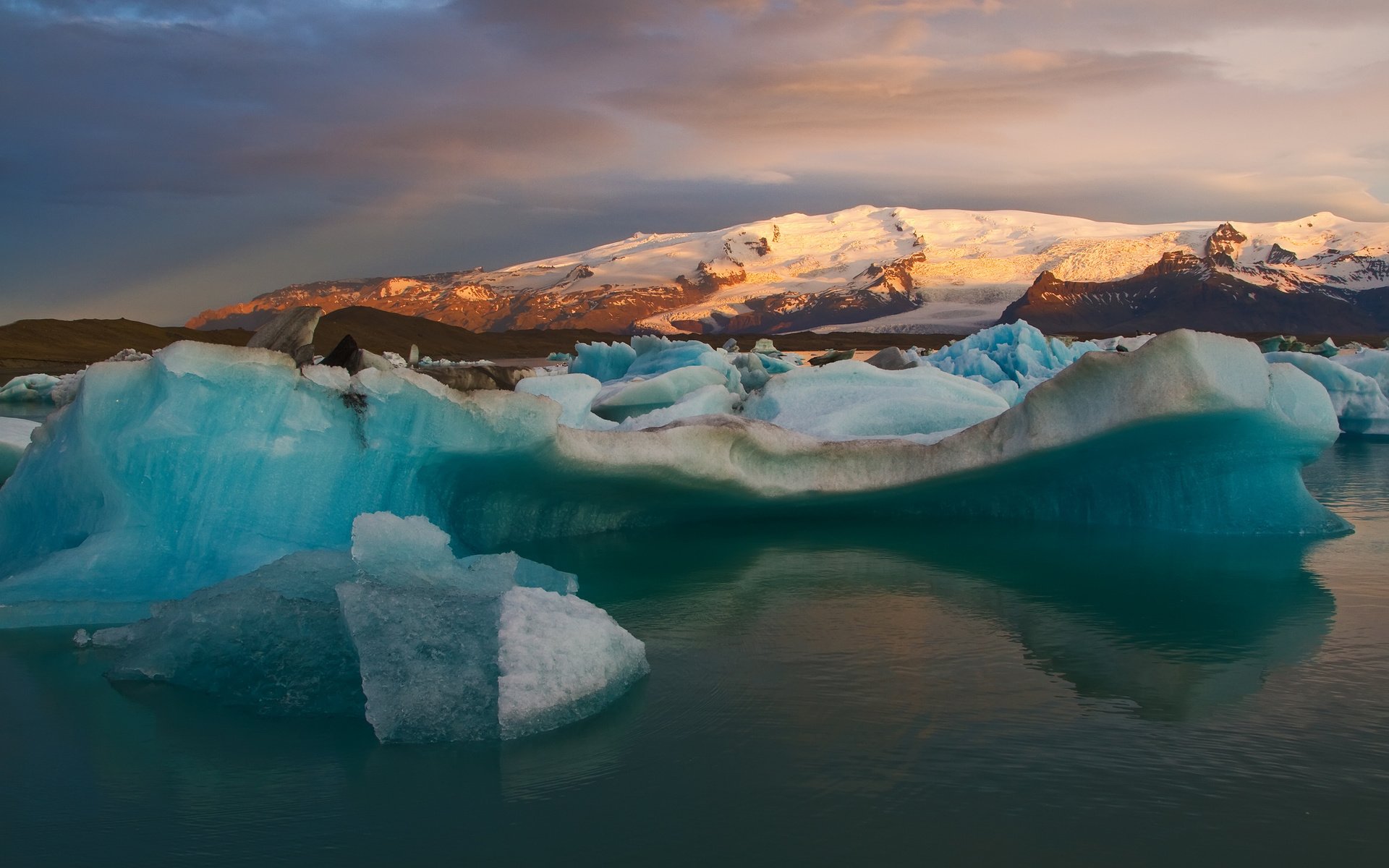 Обои горы, снег, залив, исландия, айсберги, mountains, snow, bay, iceland, icebergs разрешение 2048x1365 Загрузить