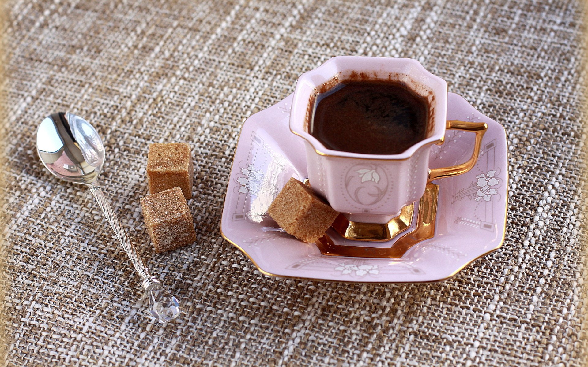 Обои кофе, чашка, сахар, натюрморт, ложка, розовое, фарфор, coffee, cup, sugar, still life, spoon, pink, porcelain разрешение 2560x1600 Загрузить