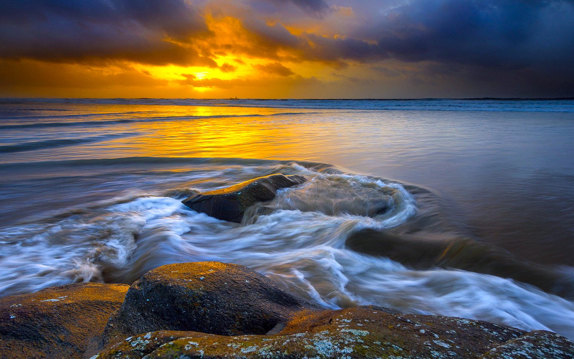 Обои камни, закат, море, норвегия, норвегии, северное море, ставангер, hellesto beach, stones, sunset, sea, norway, north sea, stavanger разрешение 1920x1258 Загрузить