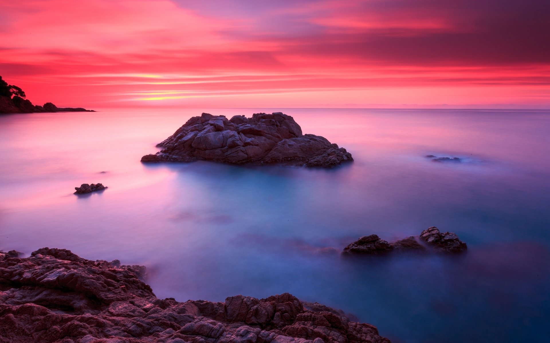 Обои небо, облака, скалы, камни, закат, море, the sky, clouds, rocks, stones, sunset, sea разрешение 2048x1365 Загрузить