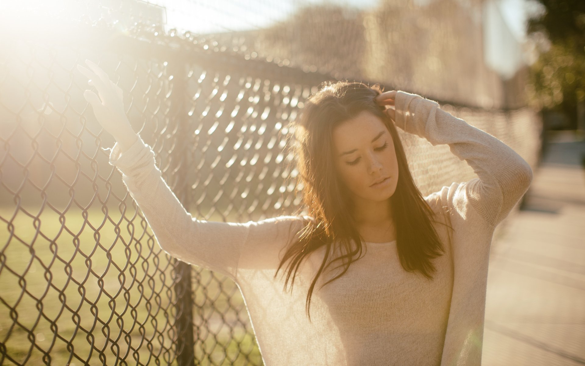 Обои девушка, портрет, брюнетка, забор, модель, сетка, лицо, hanna russell, girl, portrait, brunette, the fence, model, mesh, face разрешение 3000x2000 Загрузить