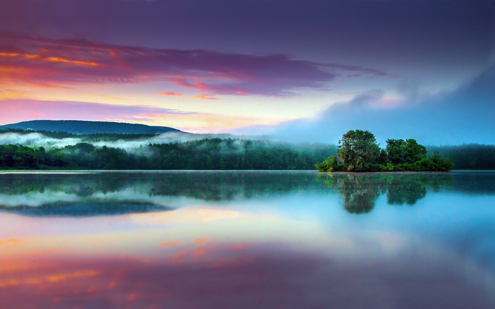 Обои деревья, вода, озеро, лес, отражение, пейзаж, туман, trees, water, lake, forest, reflection, landscape, fog разрешение 2048x1247 Загрузить