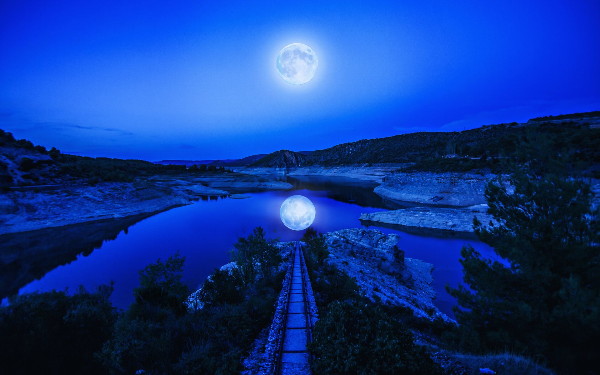 Обои ночь, озеро, природа, отражение, луна, пейзаж., night, lake, nature, reflection, the moon, landscape. разрешение 2048x1242 Загрузить