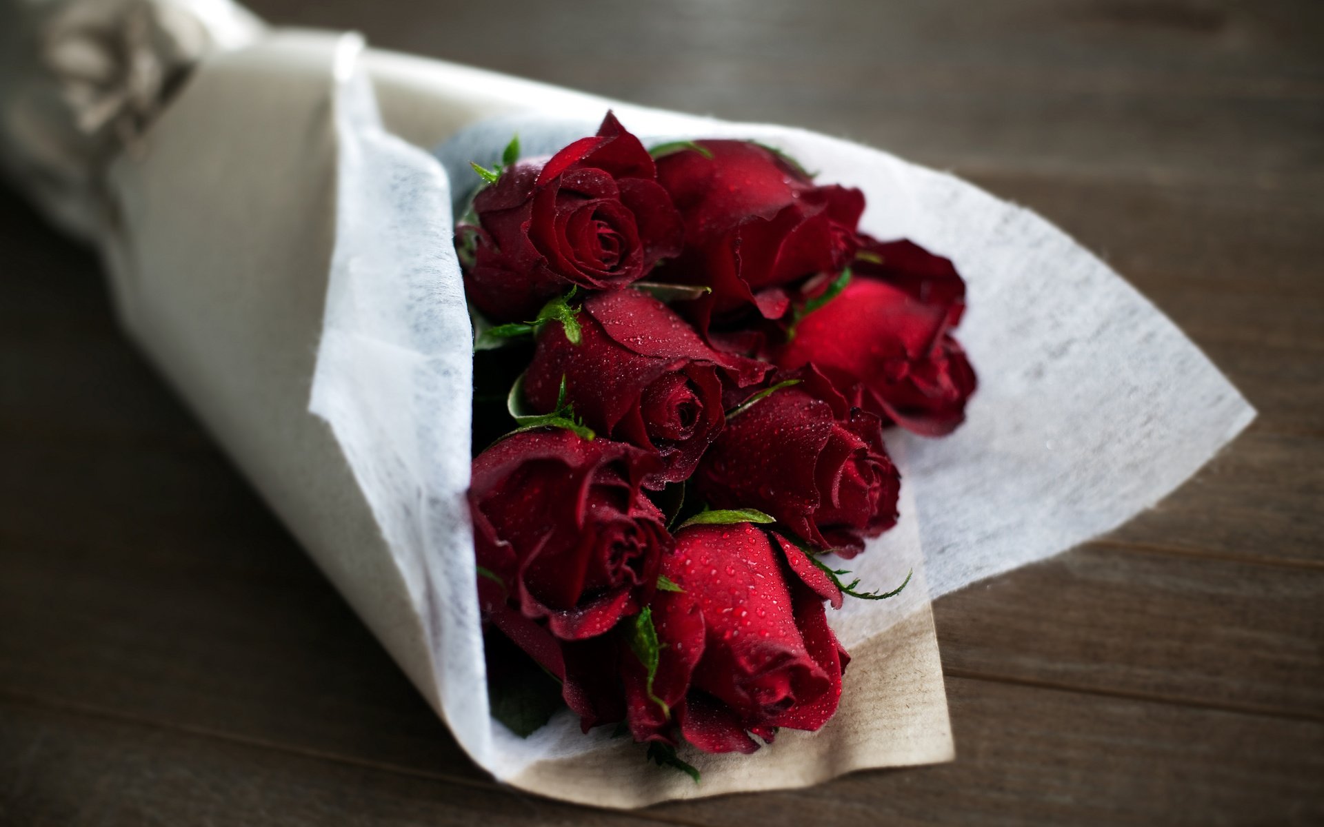 Обои цветы, розы, красные, букет, flowers, roses, red, bouquet разрешение 2048x1365 Загрузить