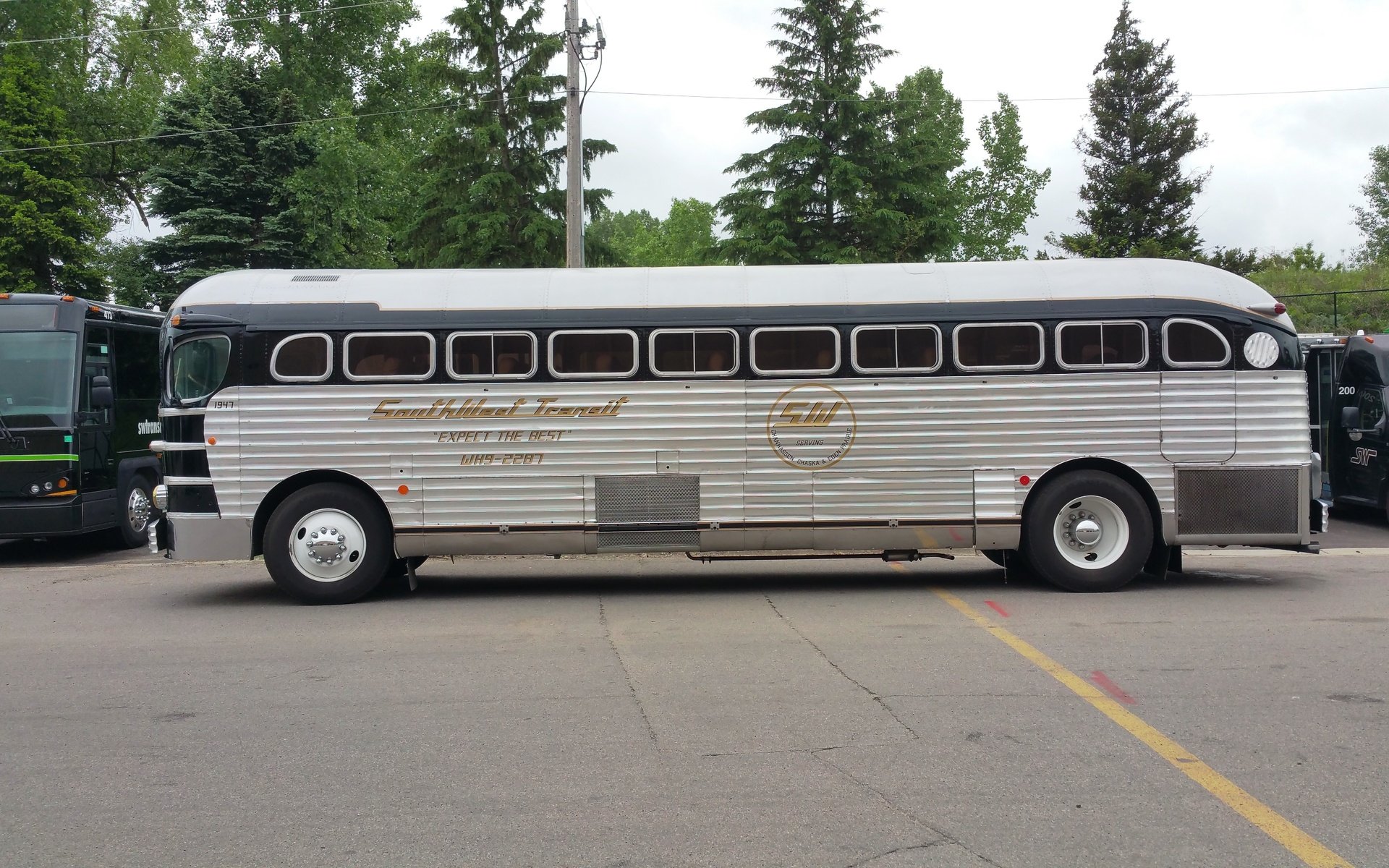 Обои 1947 bus разрешение 5312x2988 Загрузить