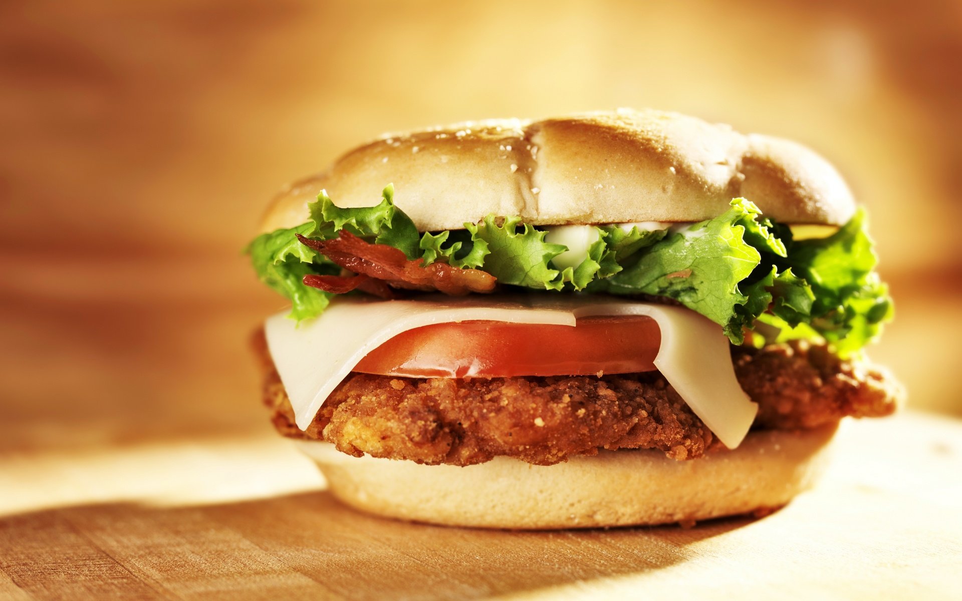 Обои гамбургер, котлета, мясо, помидор, булочка, быстрое питание, hamburger, patty, meat, tomato, bun, fast food разрешение 2880x1967 Загрузить