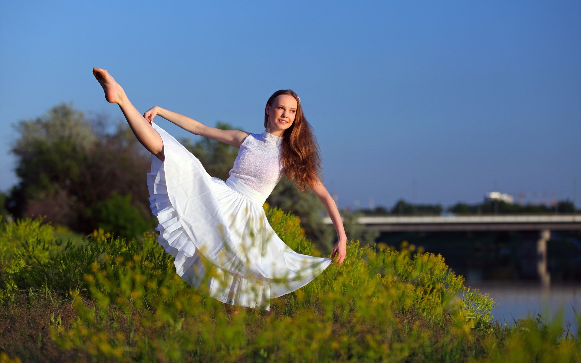 Обои девушка, фон, поза, гимнастка, белое платье, anastasiya, анастасия, girl, background, pose, gymnast, white dress, anastasia разрешение 2048x1365 Загрузить