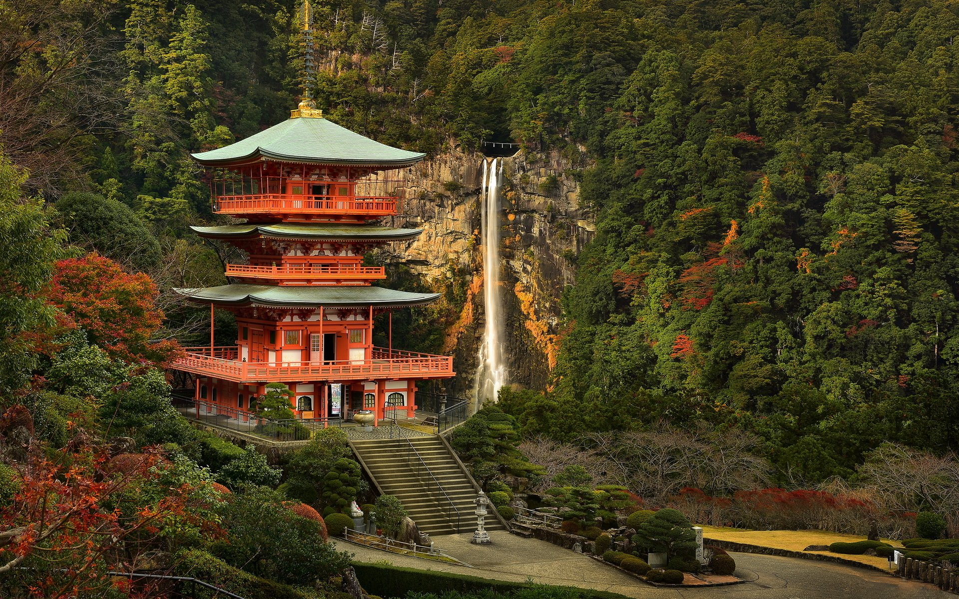 Обои горы, парк, водопад, осень, пагода, япония, здание, ступени, mountains, park, waterfall, autumn, pagoda, japan, the building, stage разрешение 2400x1350 Загрузить