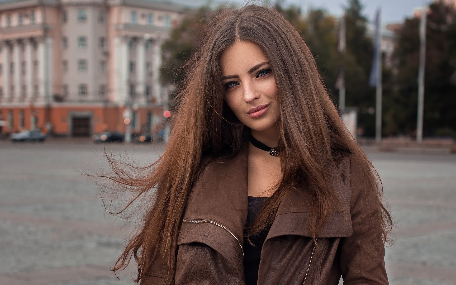 Обои девушка, улыбка, портрет, взгляд, волосы, girl, smile, portrait, look, hair разрешение 2048x1365 Загрузить