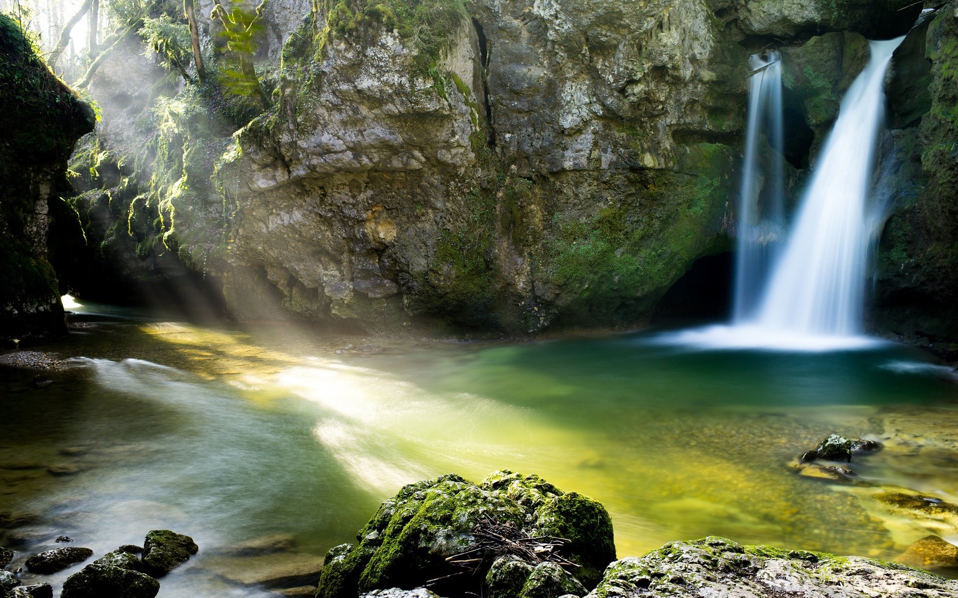 Обои вода, скалы, водопад, солнечный свет, water, rocks, waterfall, sunlight разрешение 2048x1306 Загрузить