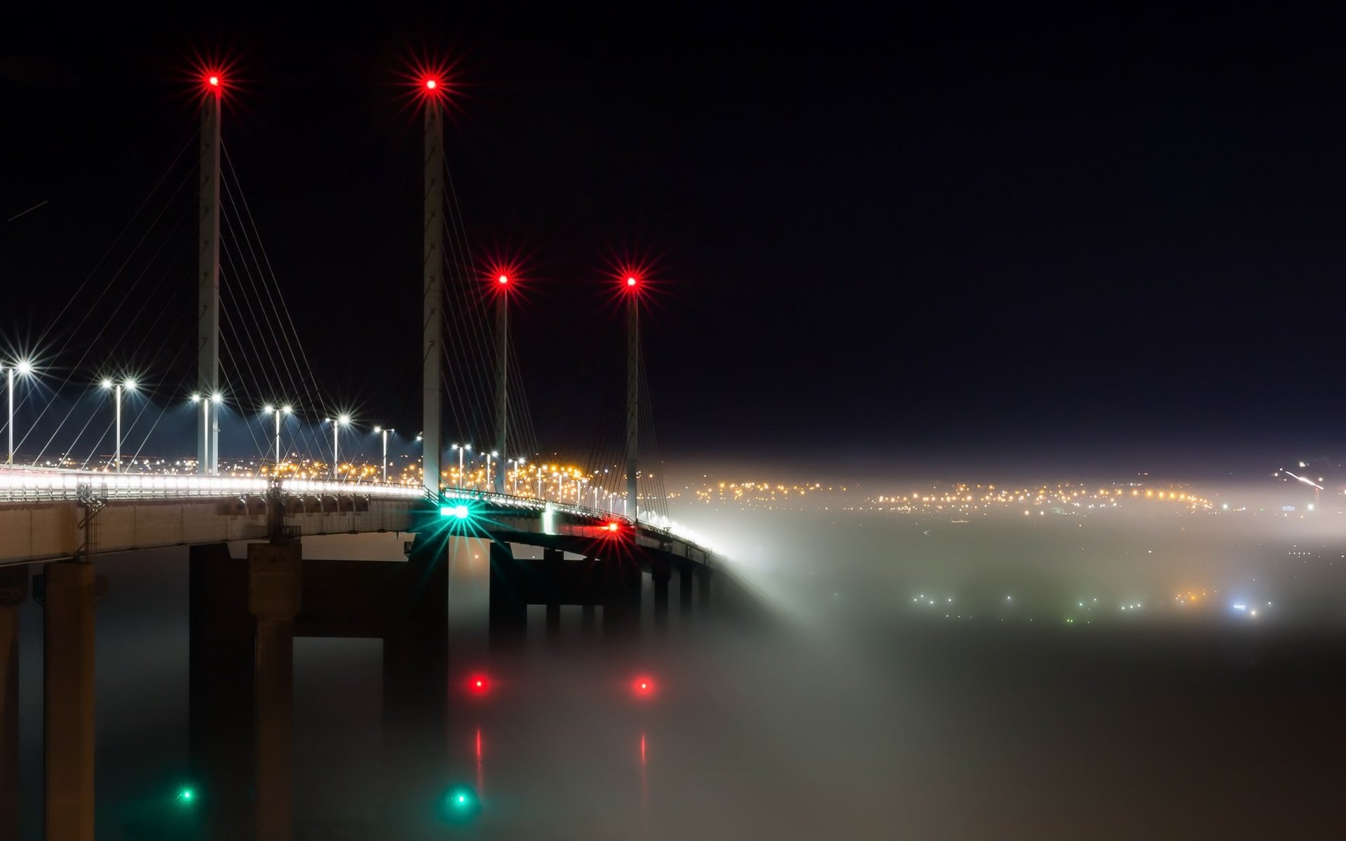 Обои огни, туман, мост, транспорт, шотландия, kessock, into the mist, кесок, lights, fog, bridge, transport, scotland, kasok разрешение 2560x1440 Загрузить