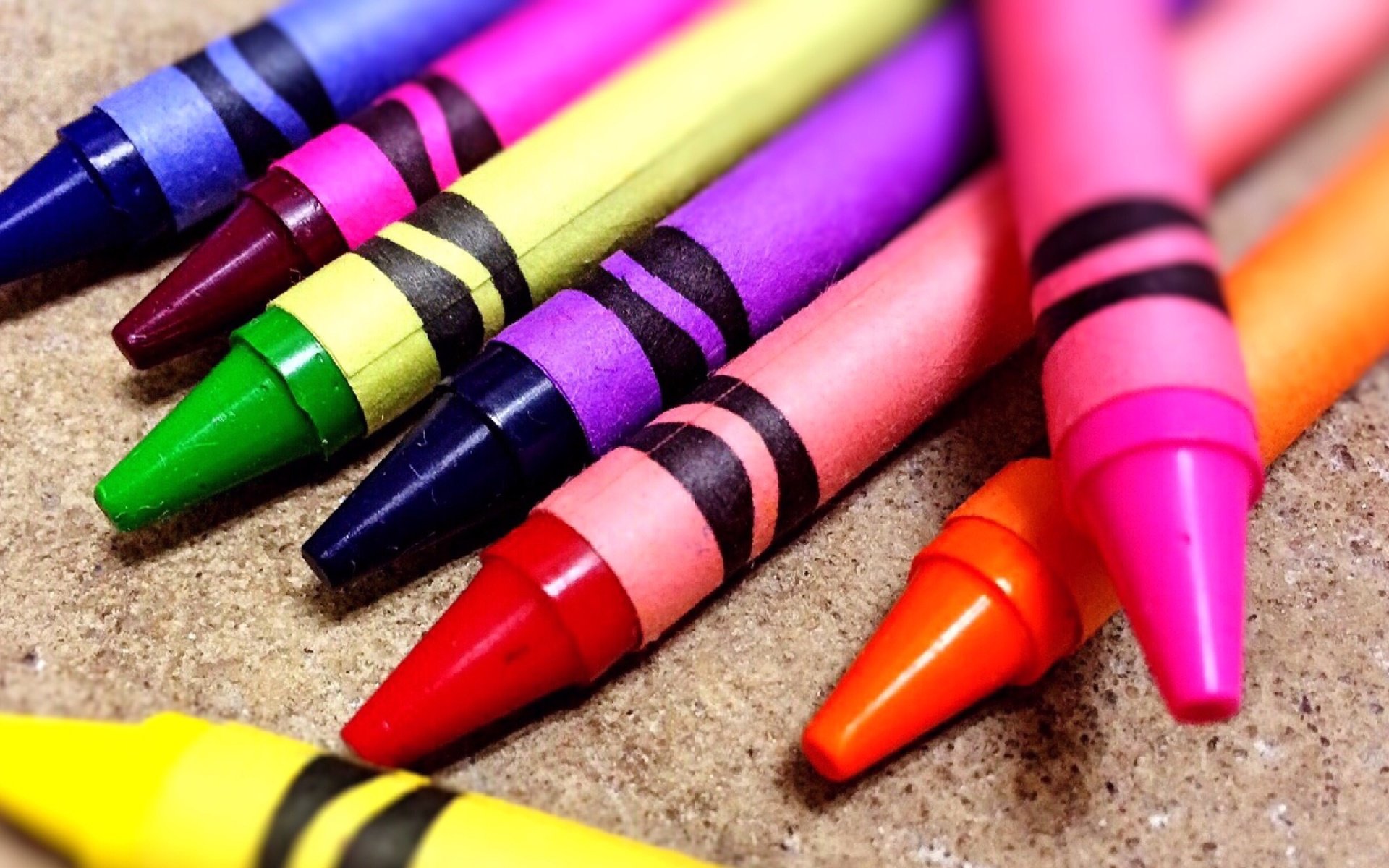 Обои цвета, разноцветные, мелки, канцелярия, восковые карандаши, color, colorful, crayons, the office разрешение 3782x2126 Загрузить