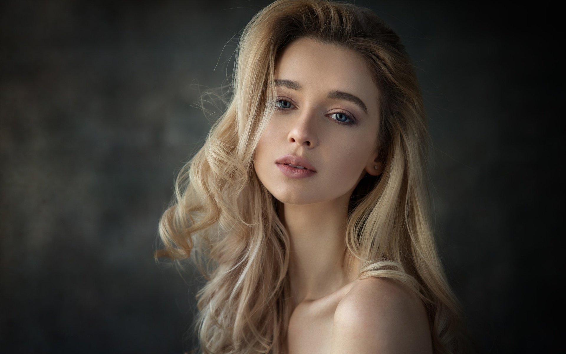 Обои девушка, блондинка, портрет, взгляд, фотограф, анна, dennis drozhzhin, girl, blonde, portrait, look, photographer, anna разрешение 2048x1387 Загрузить