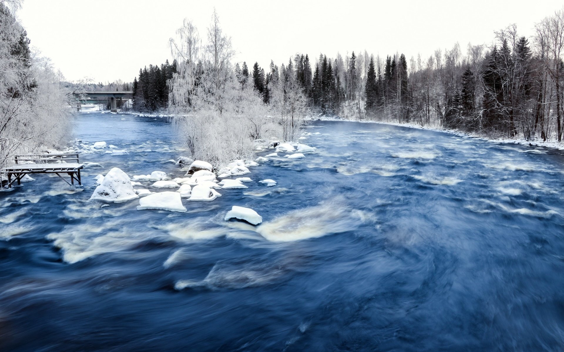 Обои деревья, река, снег, зима, мост, лёд, течение, trees, river, snow, winter, bridge, ice, for разрешение 2560x1600 Загрузить