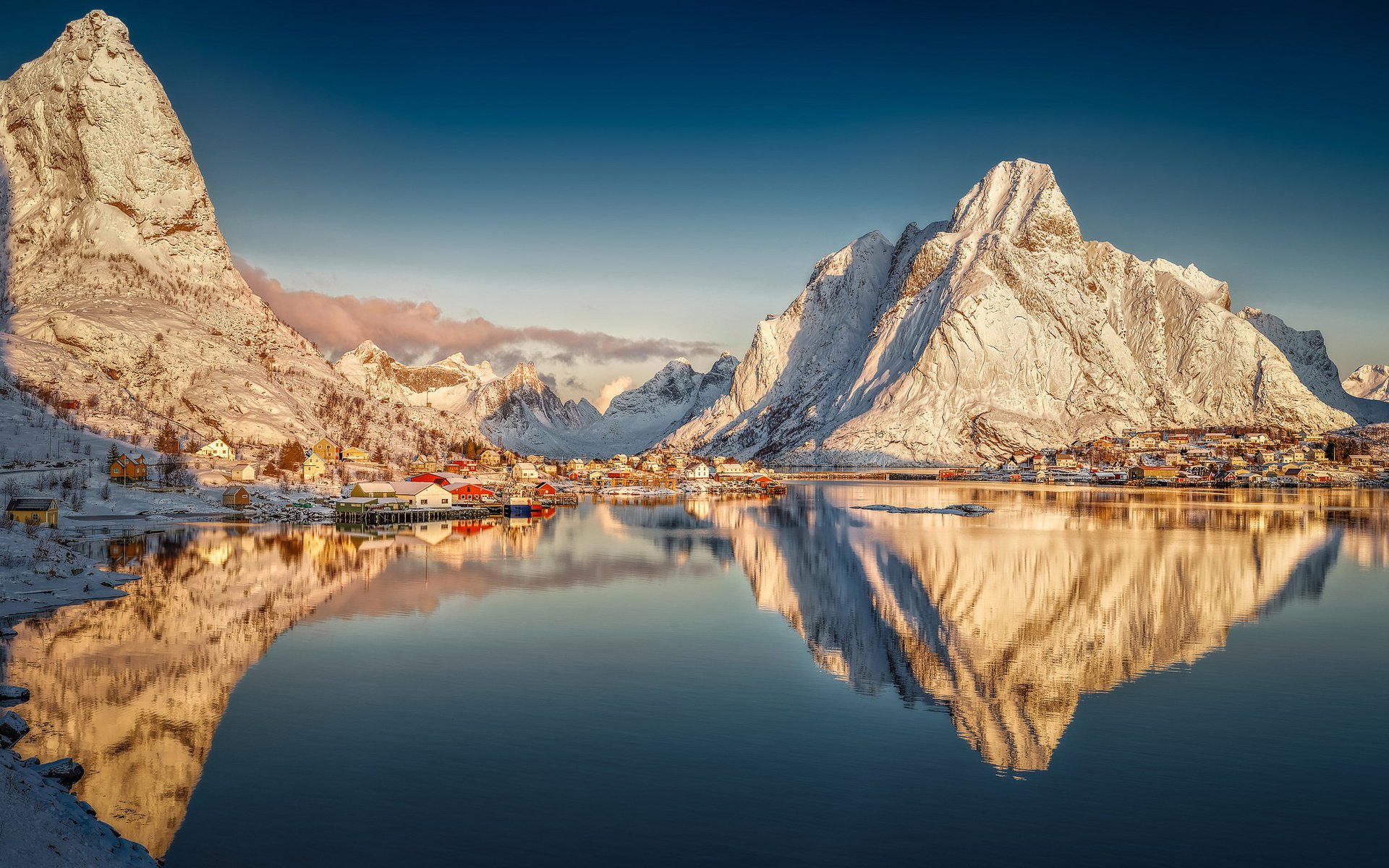 Обои горы, отражение, деревня, норвегия, рейне, reine, mountains, reflection, village, norway, the rhine разрешение 2048x1230 Загрузить