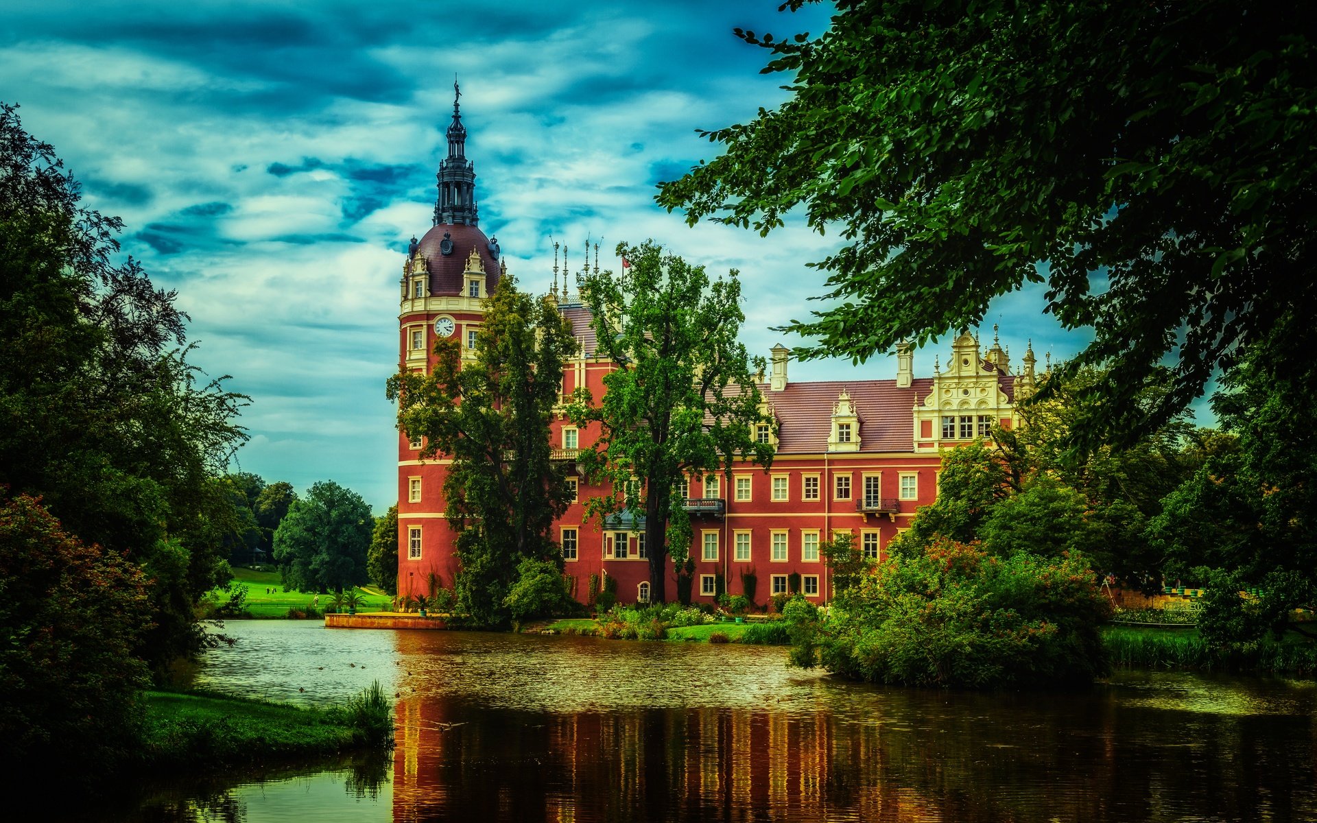 Обои облака, деревья, зелень, парк, замок, пруд, германия, muskau park, clouds, trees, greens, park, castle, pond, germany разрешение 5616x3744 Загрузить