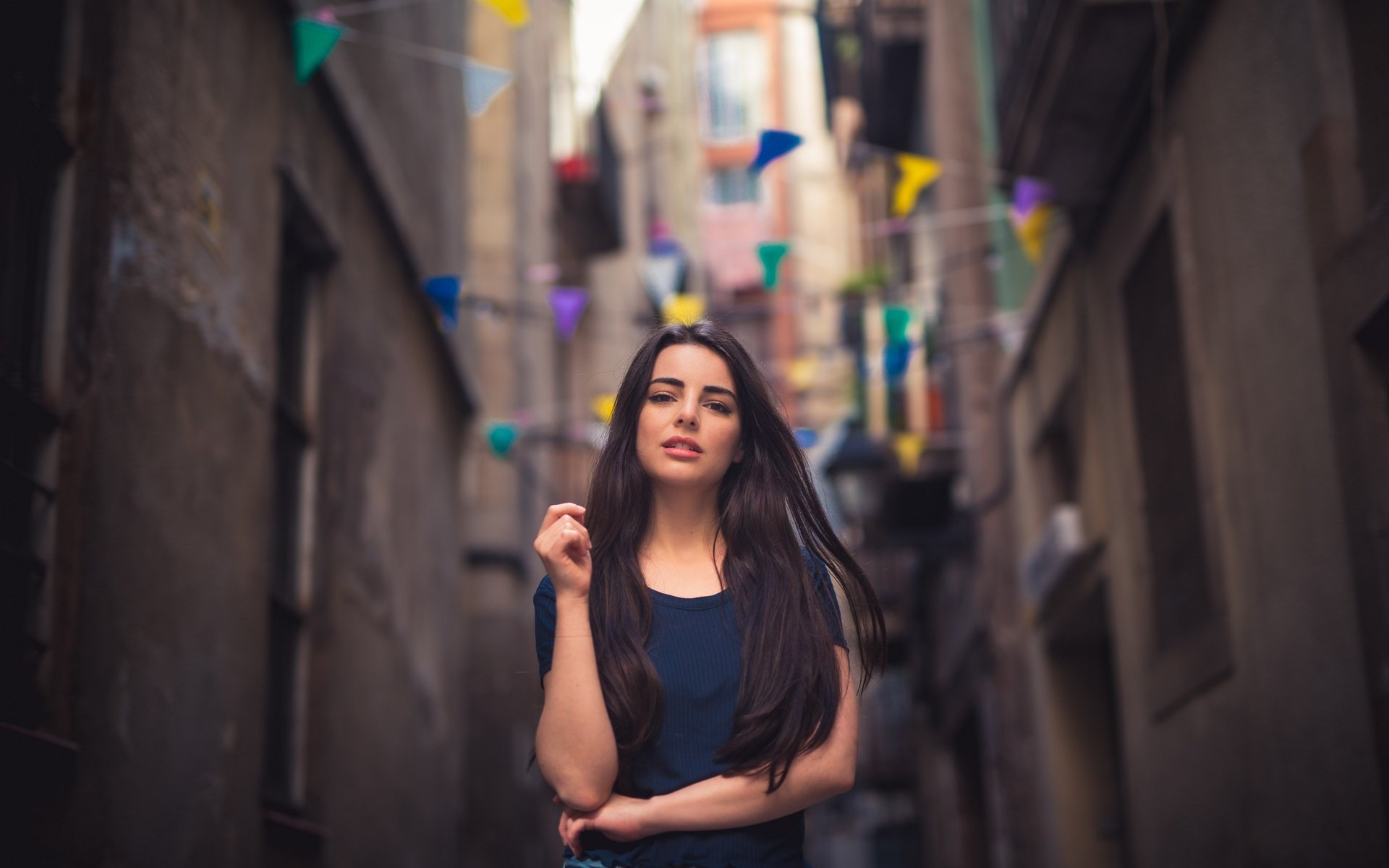 Обои девушка, брюнетка, улица, модель, флажки, боке, юлия, girl, brunette, street, model, flags, bokeh, julia разрешение 4000x2606 Загрузить