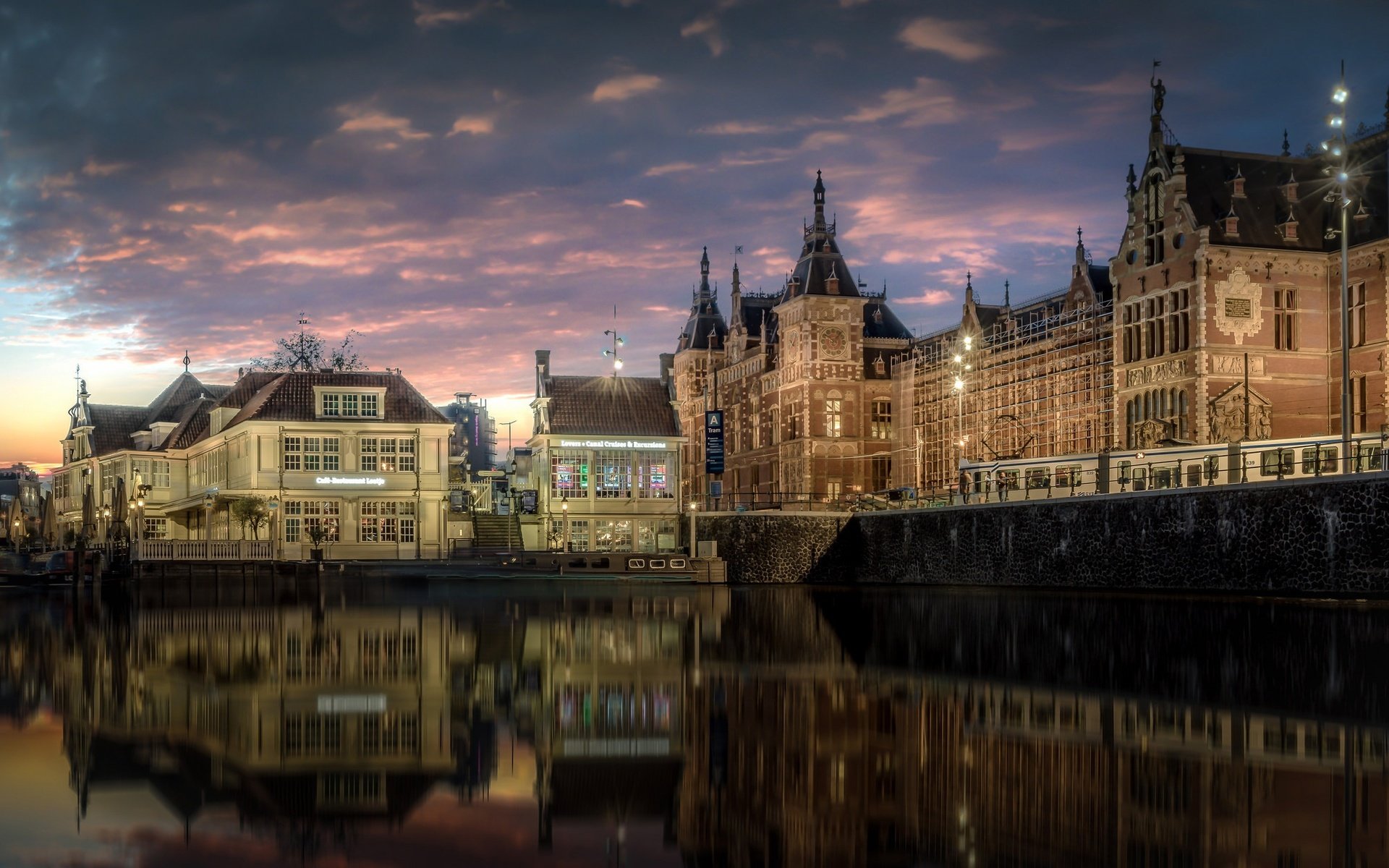 Обои отражение, канал, дома, здания, нидерланды, амстердам, reflection, channel, home, building, netherlands, amsterdam разрешение 2048x1261 Загрузить