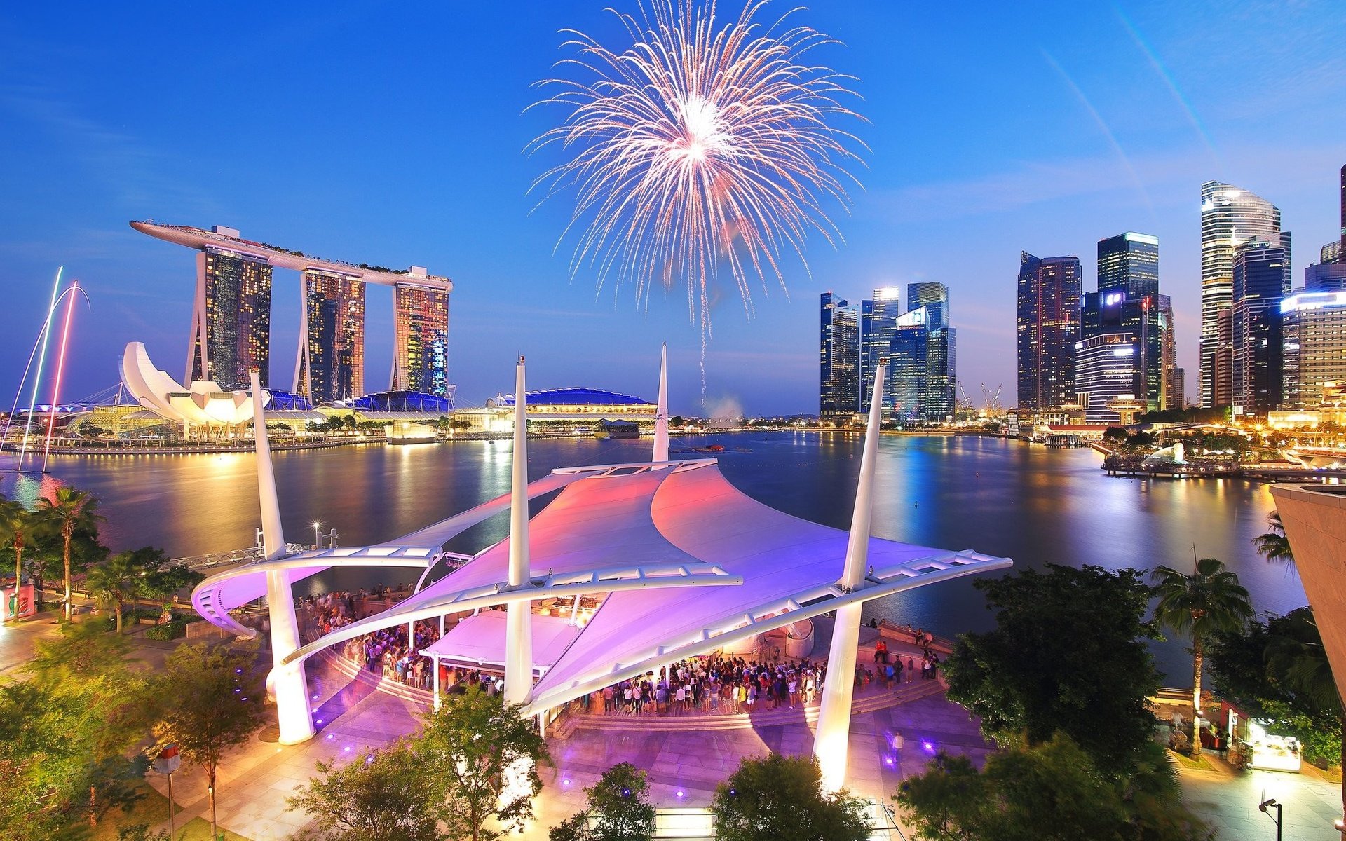 Обои огни, салют, небоскребы, фейерверк, сингапур, marina bay sands, lights, salute, skyscrapers, fireworks, singapore разрешение 2048x1365 Загрузить