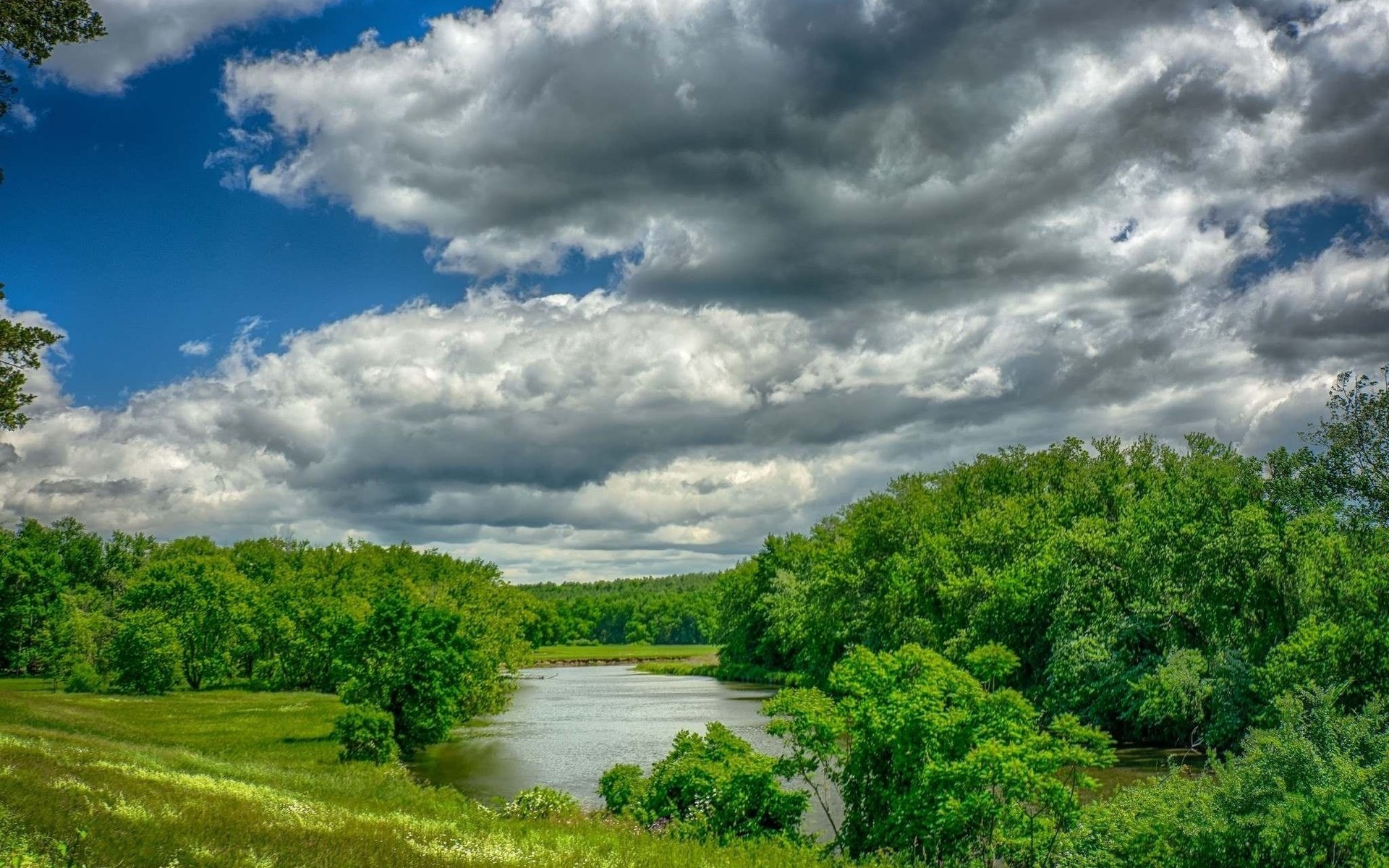 Обои небо, облака, река, природа, лето, the sky, clouds, river, nature, summer разрешение 2048x1302 Загрузить