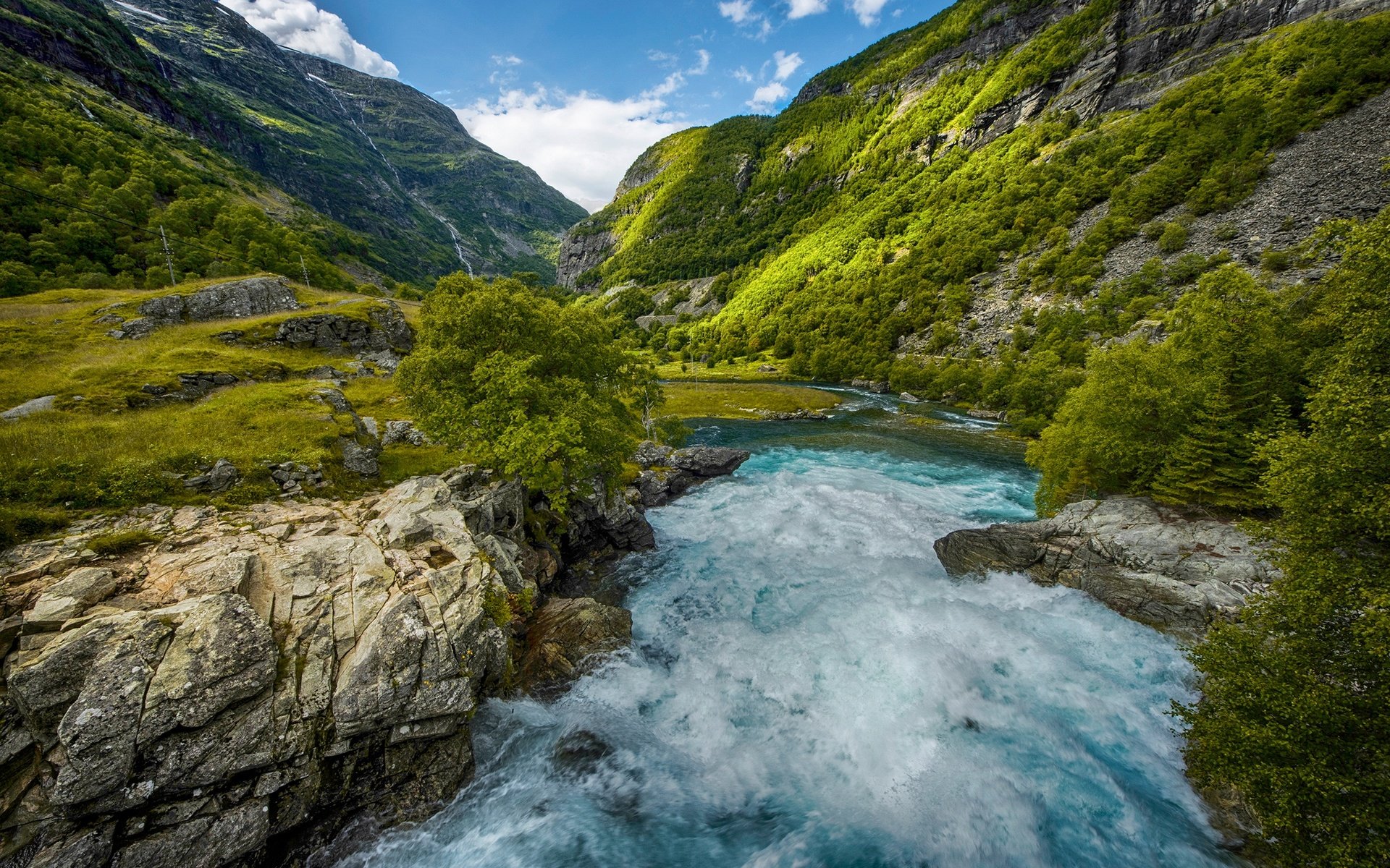 Обои деревья, река, горы, камни, ущелье, норвегия, течение, sogn og fjordane, aurland, trees, river, mountains, stones, gorge, norway, for разрешение 2200x1467 Загрузить