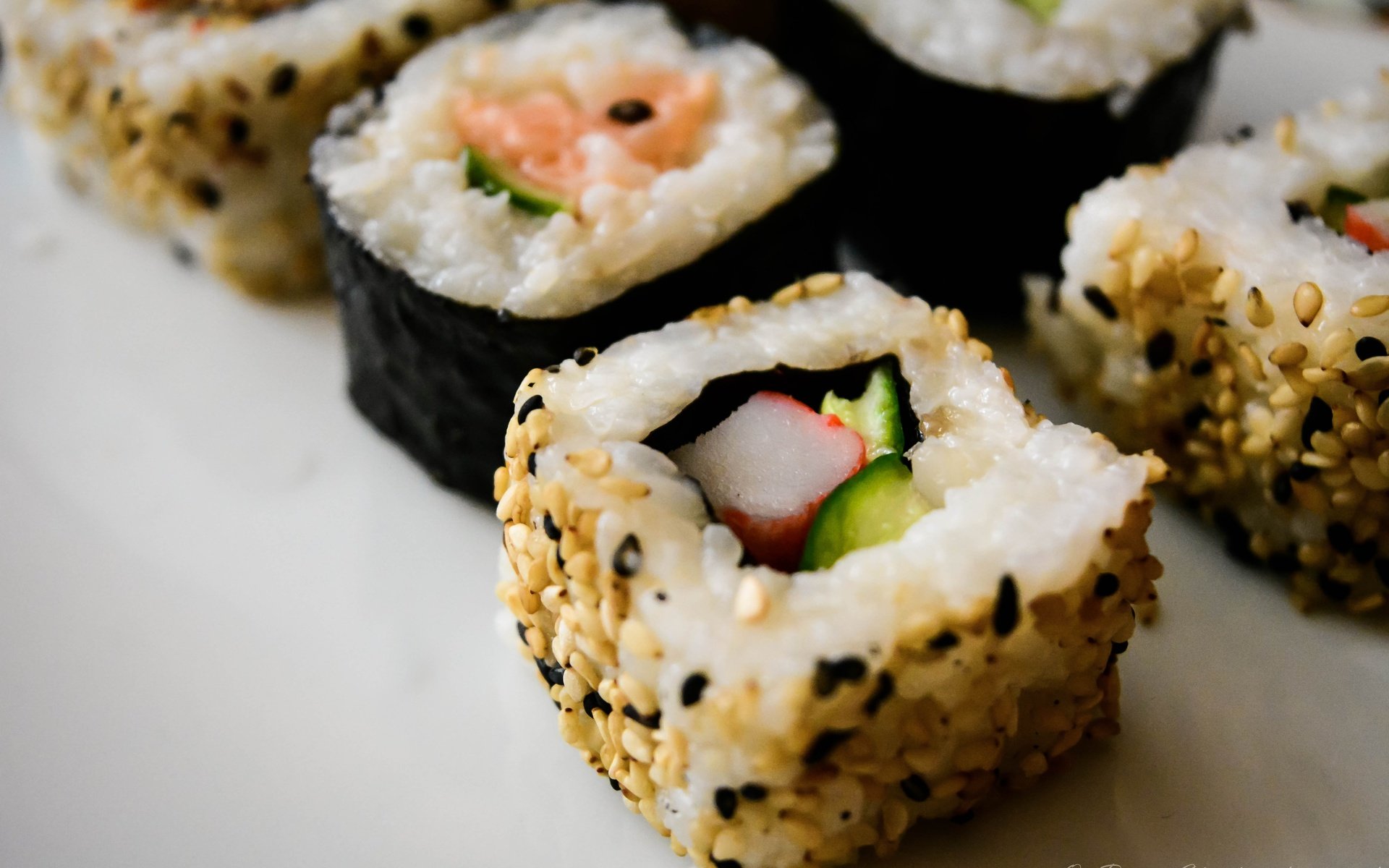 Обои суши, роллы, морепродукты, японская кухня, claudia bucur, sushi, rolls, seafood, japanese cuisine разрешение 6000x4000 Загрузить