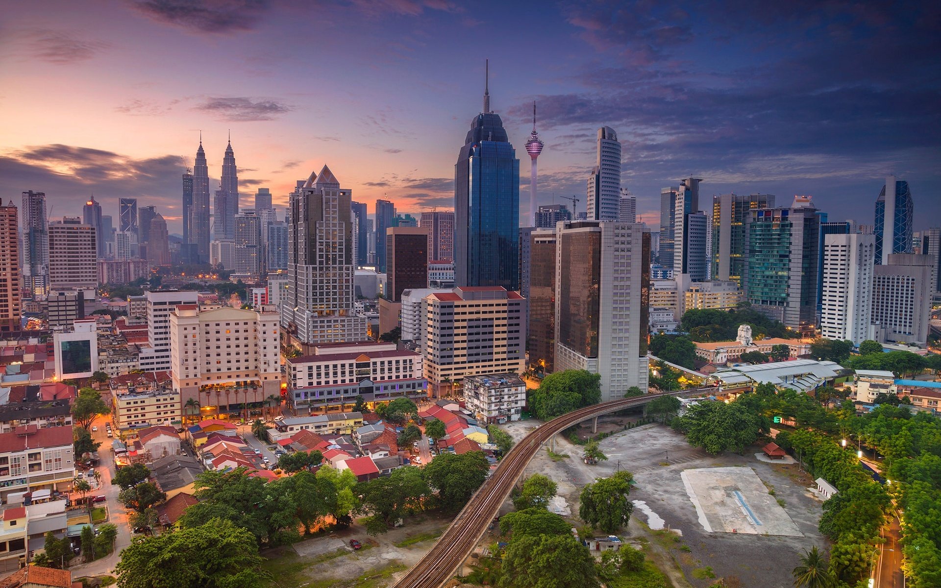 Обои панорама, небоскребы, башня, дома, небоскрёб, малайзия, куала-лумпур, panorama, skyscrapers, tower, home, skyscraper, malaysia, kuala lumpur разрешение 2048x1365 Загрузить