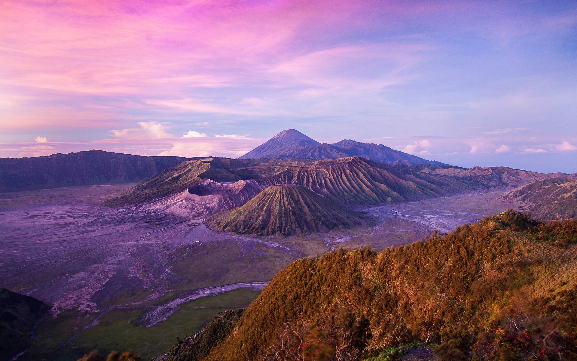 Обои горы, природа, пейзаж, вулкан, индонезия, ява, mountains, nature, landscape, the volcano, indonesia, java разрешение 2048x1365 Загрузить