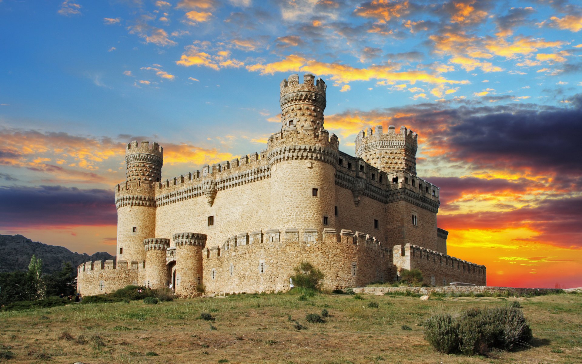 Обои небо, manzanares el real castle, мансанарес-эль-реал, облака, вечер, закат, замок, крепость, испания, замок мансанарес-эль-реал, the sky, manzanares el real, clouds, the evening, sunset, castle, fortress, spain, the castle of manzanares el real разрешение 3017x2000 Загрузить