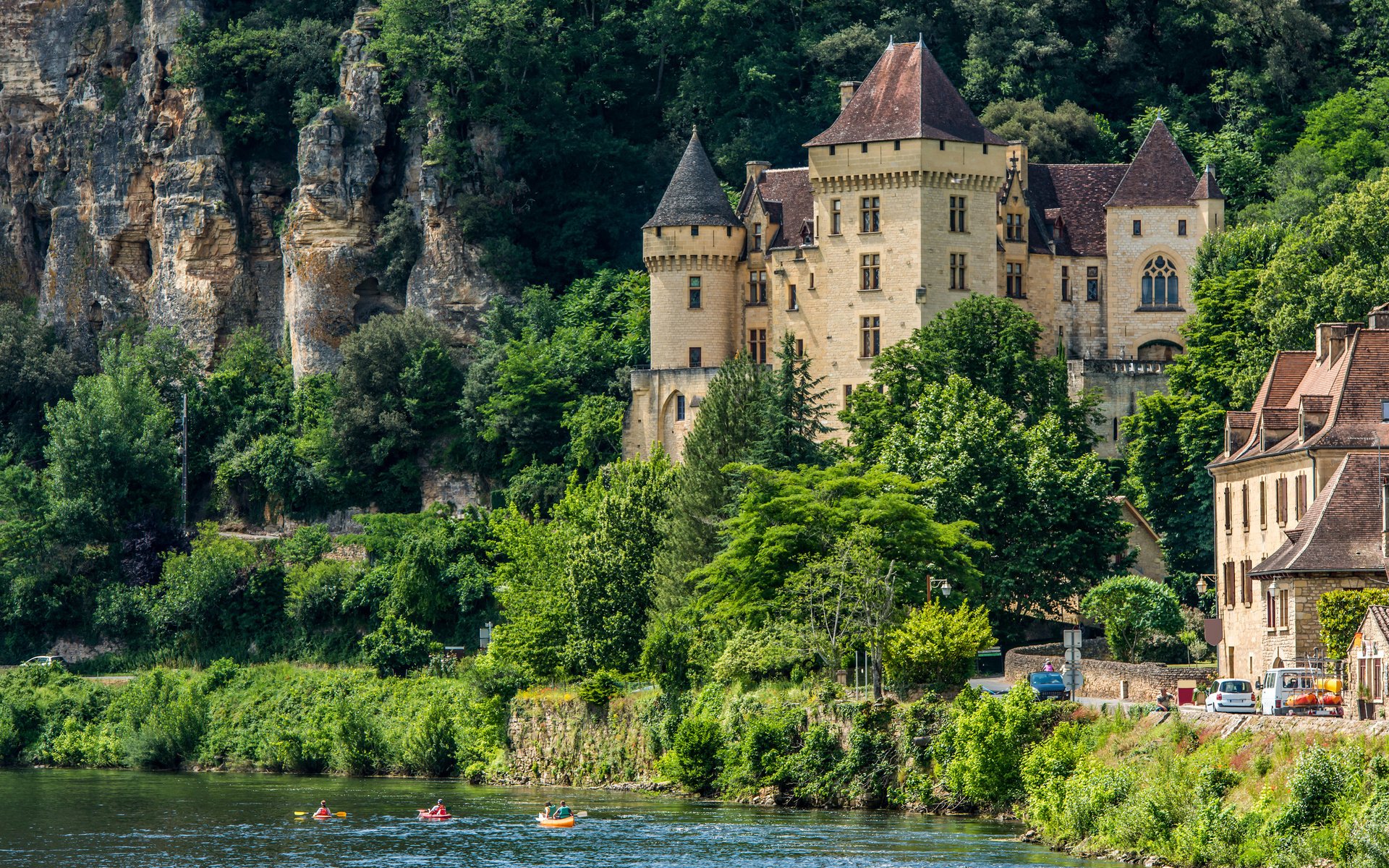 Обои деревья, la roque gageac, ла-рок-гажак, река, chateau de la mallantrie, скалы, берег, замок, город, франция, утес, trees, la roque-gageac, river, rocks, shore, castle, the city, france, rock разрешение 2560x1600 Загрузить