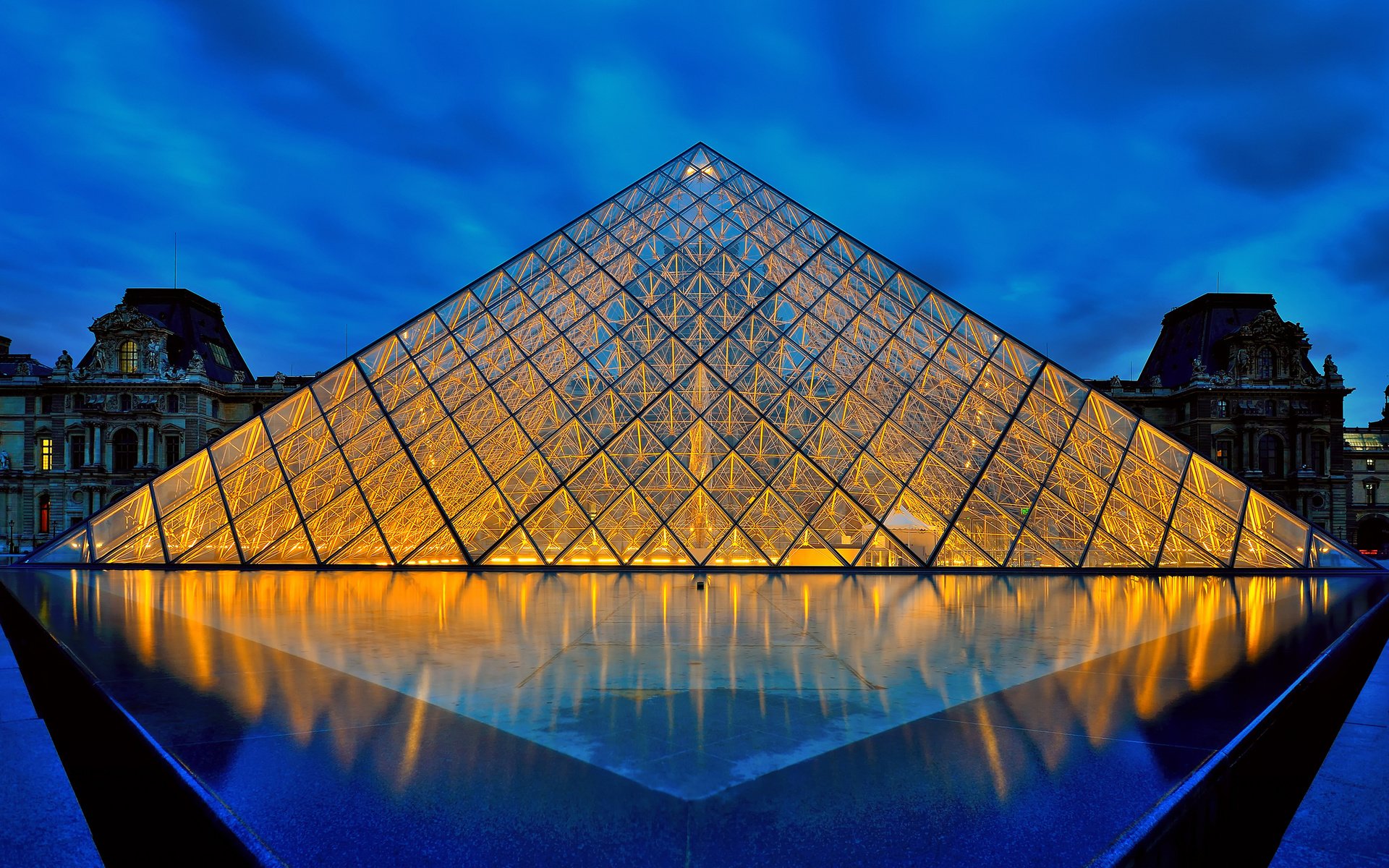 Обои ночь, отражение, париж, стекло, франция, крыша, лувр, музей, night, reflection, paris, glass, france, roof, the louvre, museum разрешение 2048x1356 Загрузить