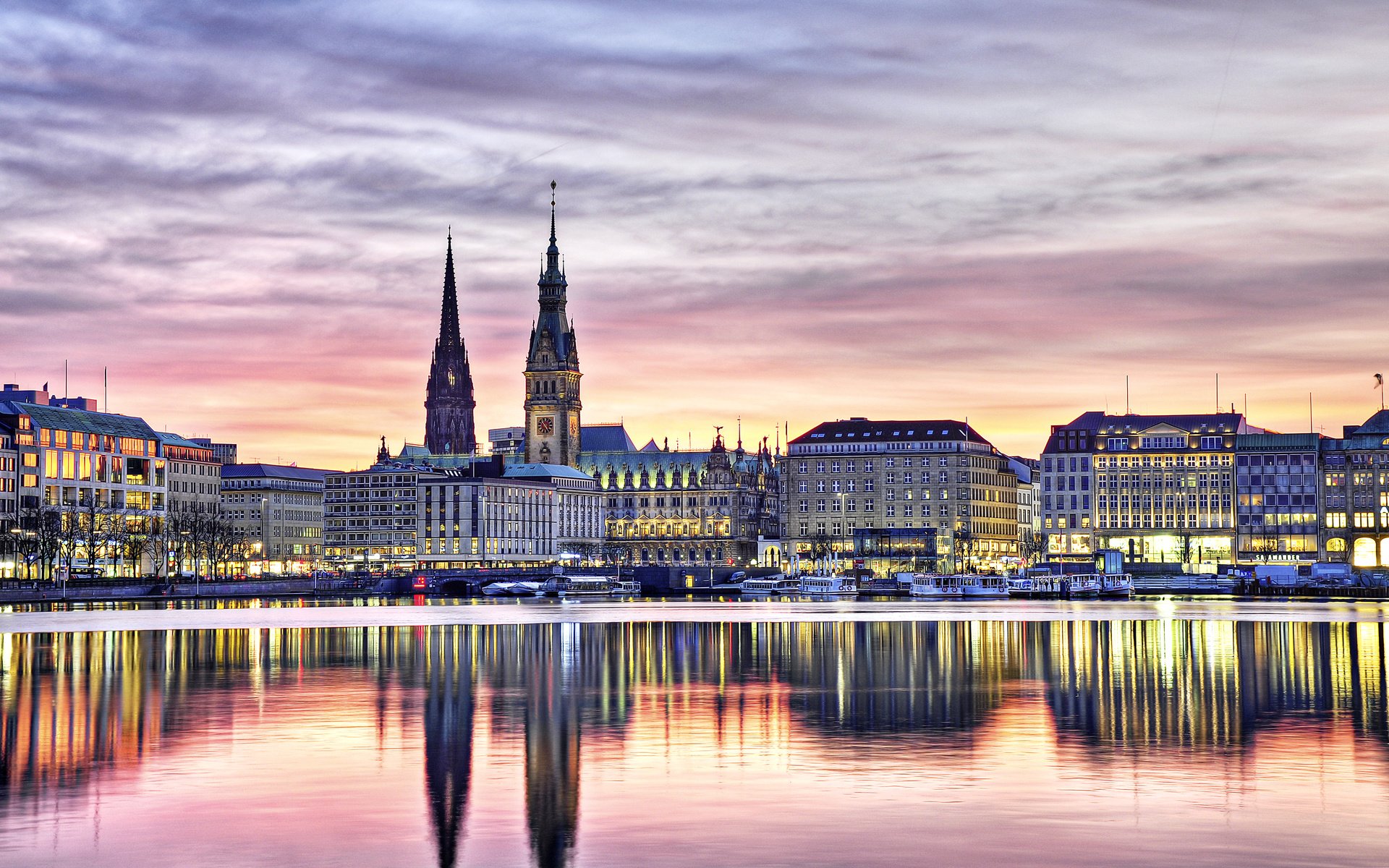 Обои отражение, город, германия, гамбург, reflection, the city, germany, hamburg разрешение 3840x2400 Загрузить