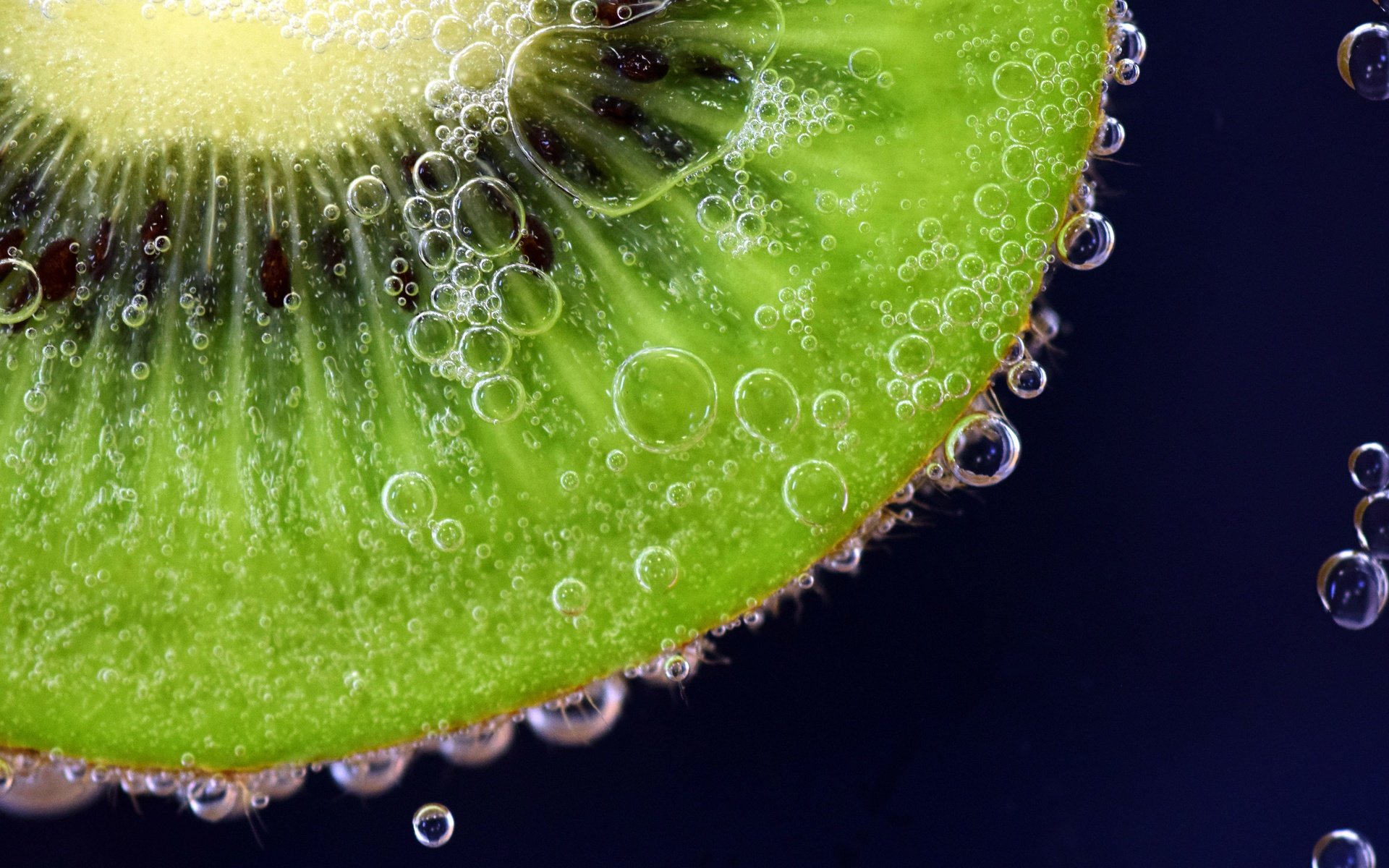 Обои капли, фрукты, пузыри, киви, в воде, зелёненький, drops, fruit, bubbles, kiwi, in the water, green разрешение 6000x4000 Загрузить