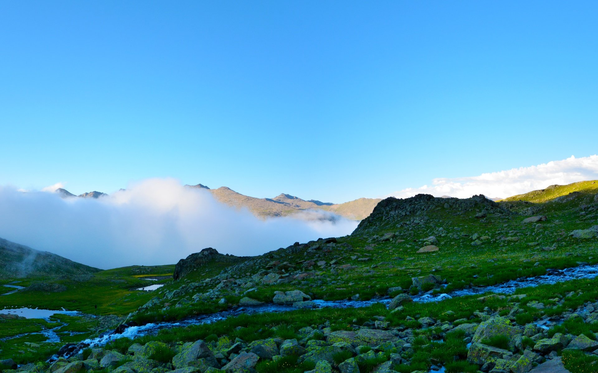 Обои небо, облака, горы, природа, пейзаж, туман, турция, the sky, clouds, mountains, nature, landscape, fog, turkey разрешение 8651x3817 Загрузить