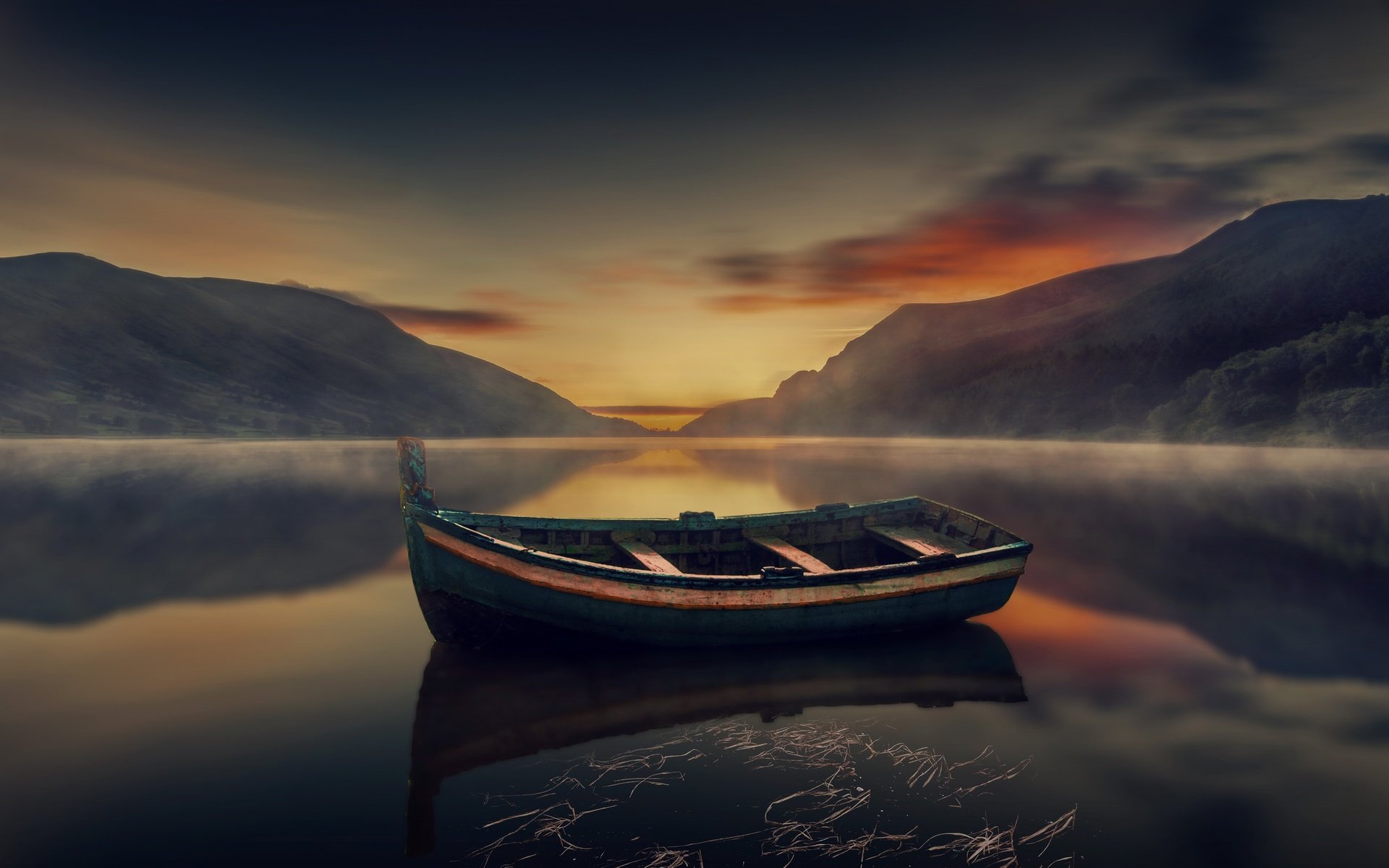 Обои озеро, горы, природа, закат, лодка, lake, mountains, nature, sunset, boat разрешение 2560x1565 Загрузить